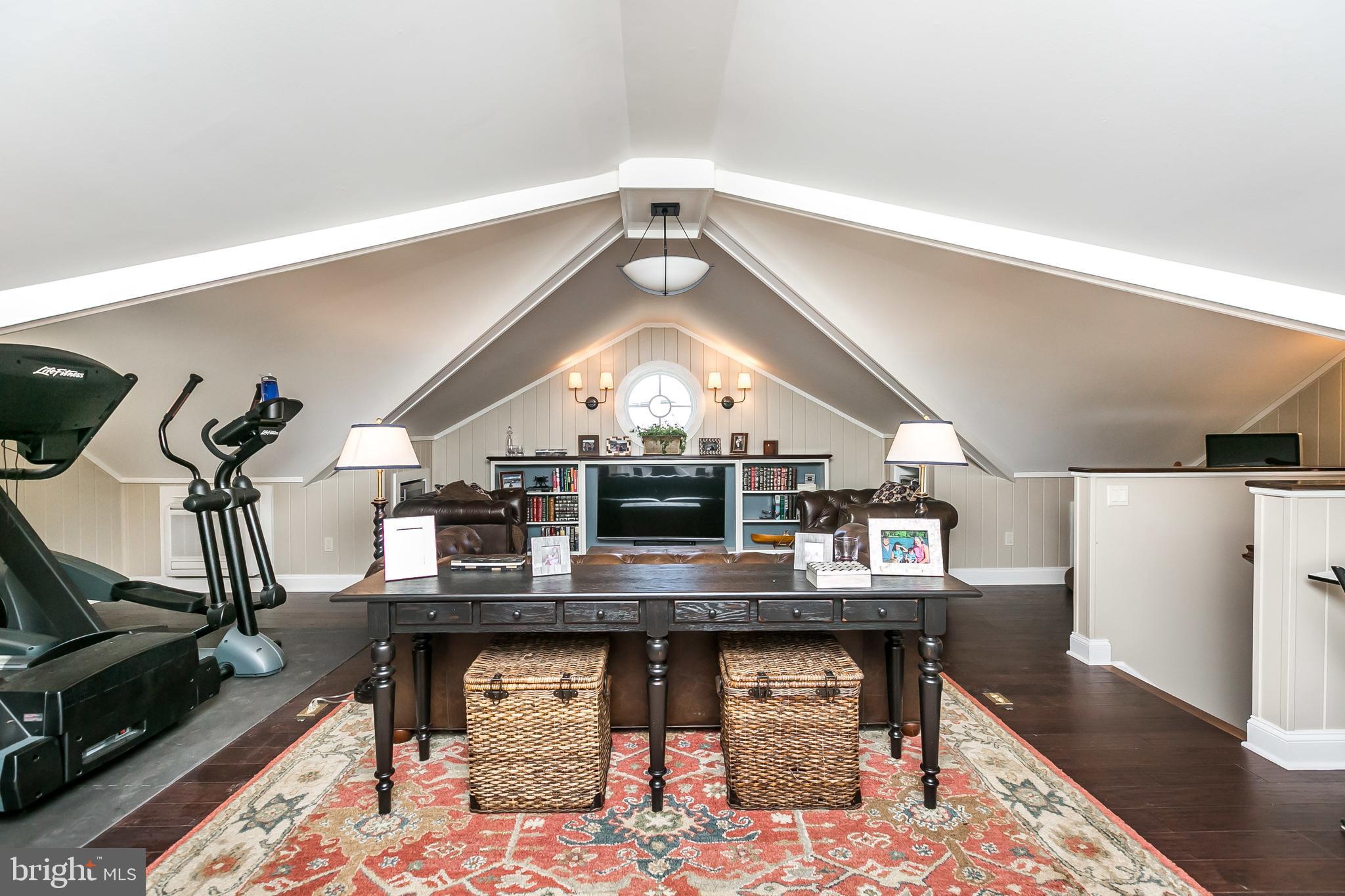 ROLAND PARK - Residential