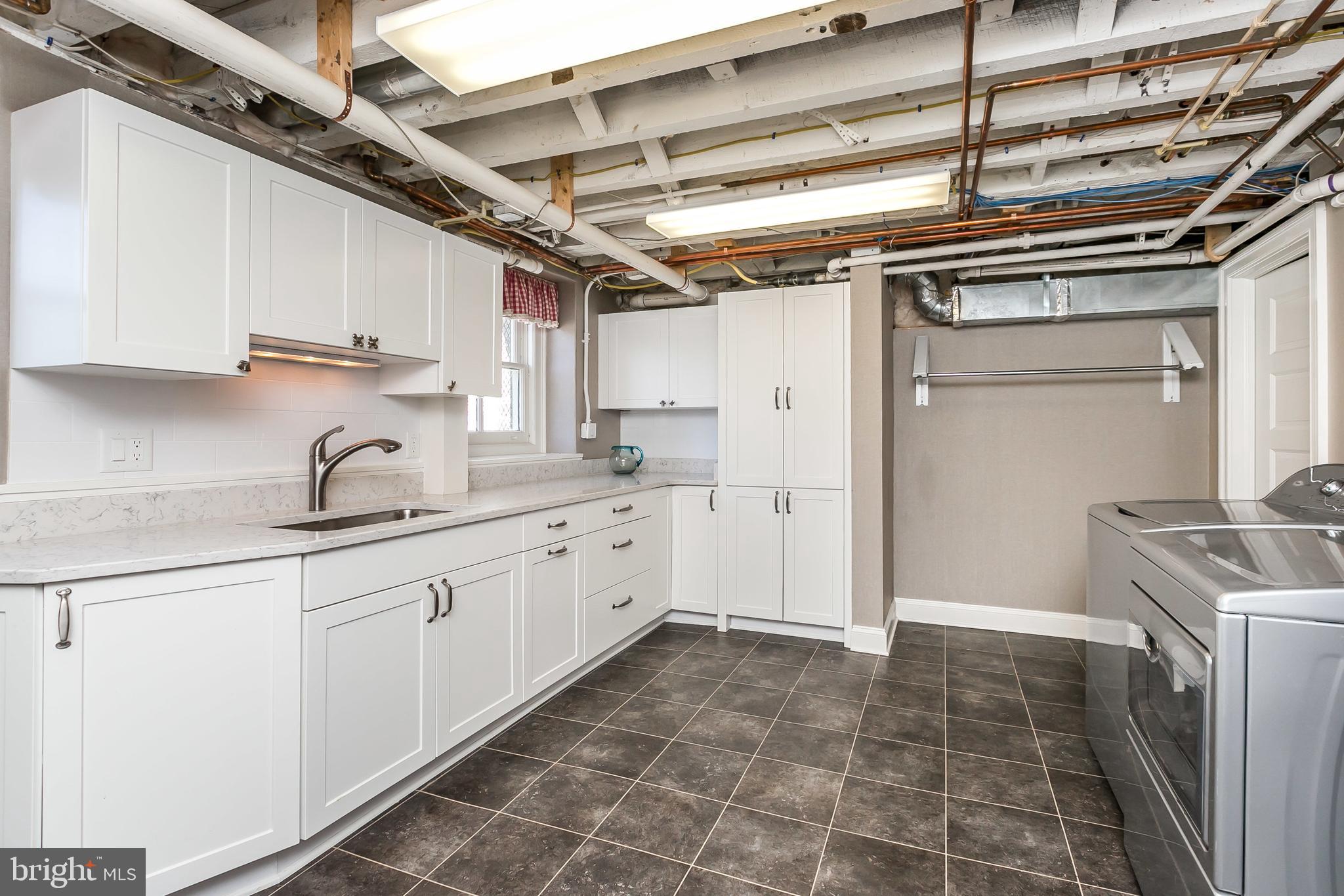 ROLAND PARK - Residential