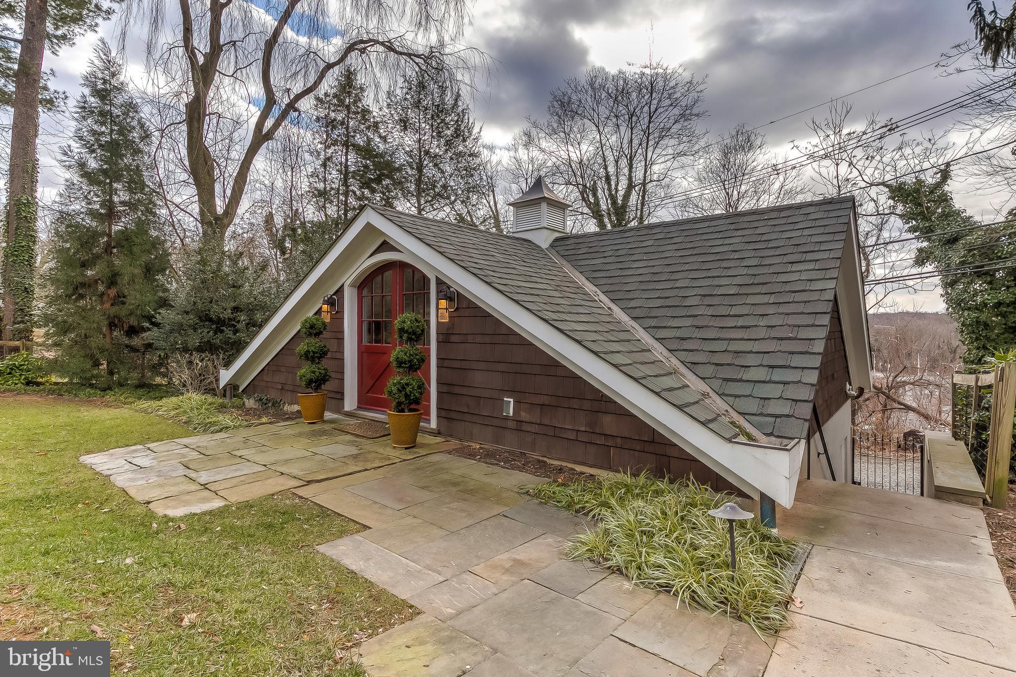 ROLAND PARK - Residential