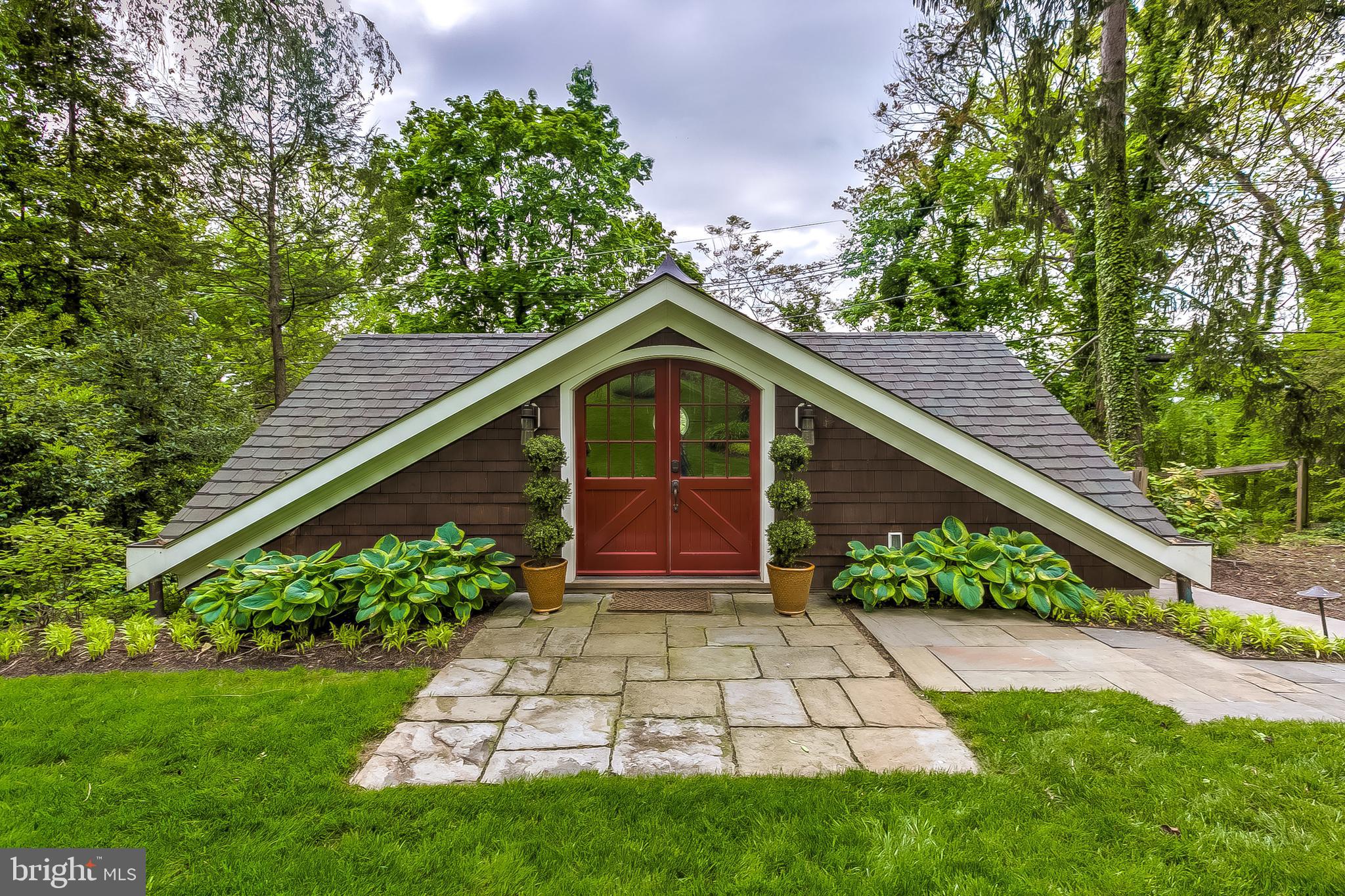 ROLAND PARK - Residential