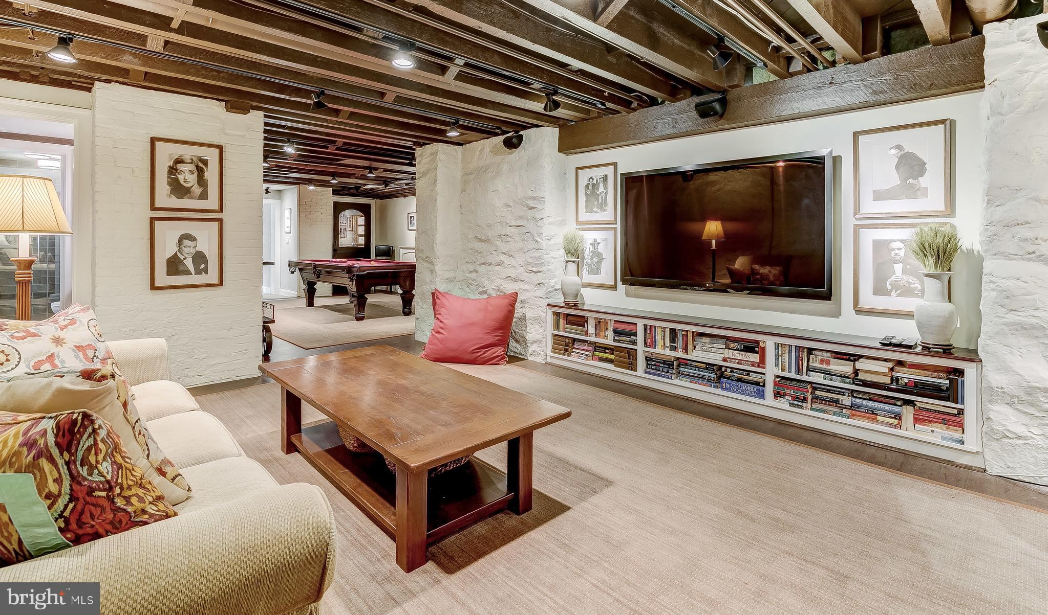 ROLAND PARK - Residential