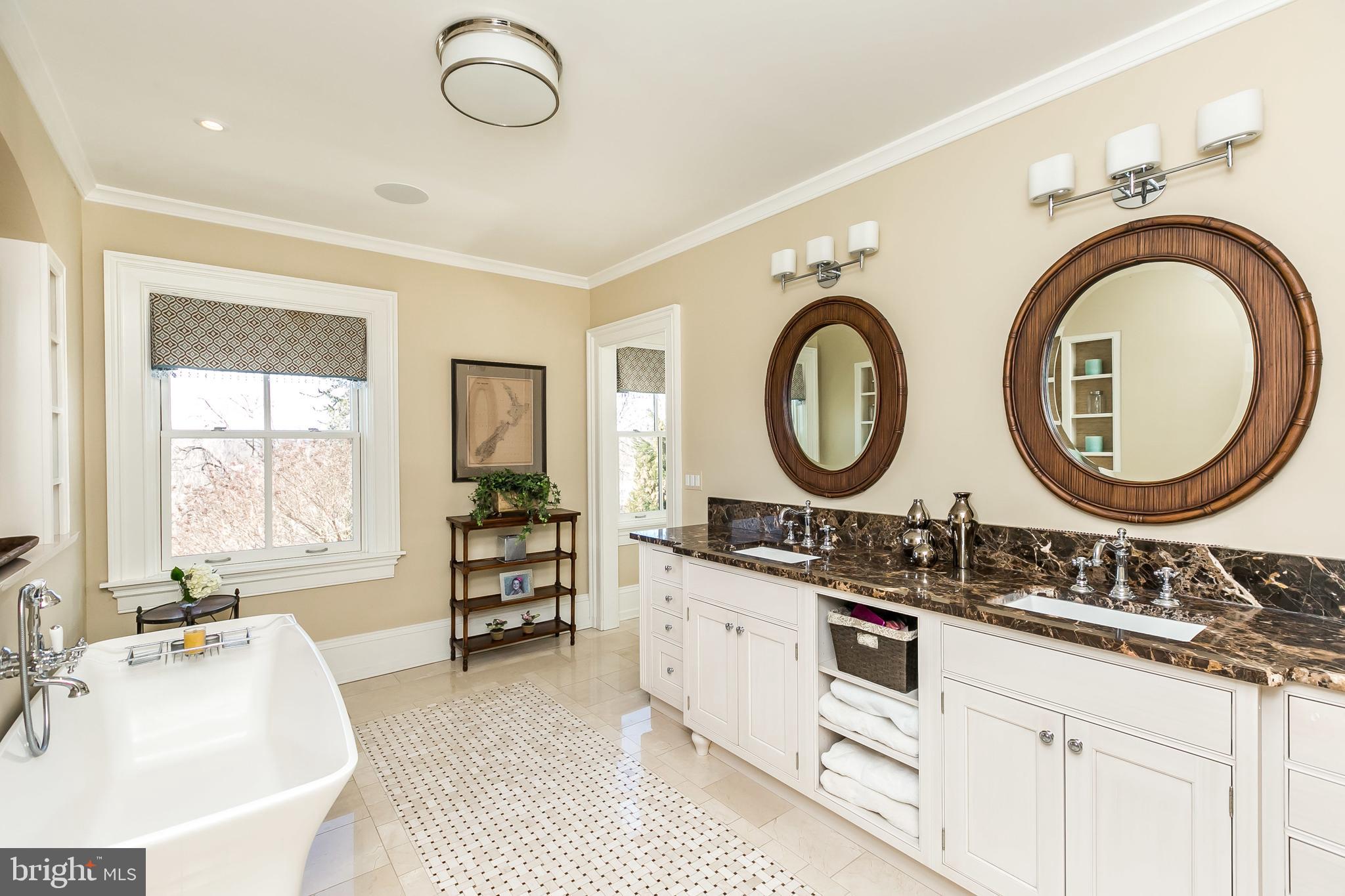 ROLAND PARK - Residential