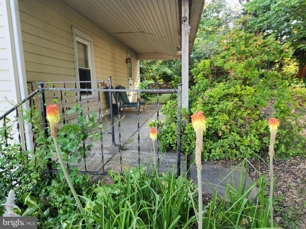 Photo of 13 W KENDIG RD, WILLOW STREET, PA 17584 (MLS # PALA2035938)