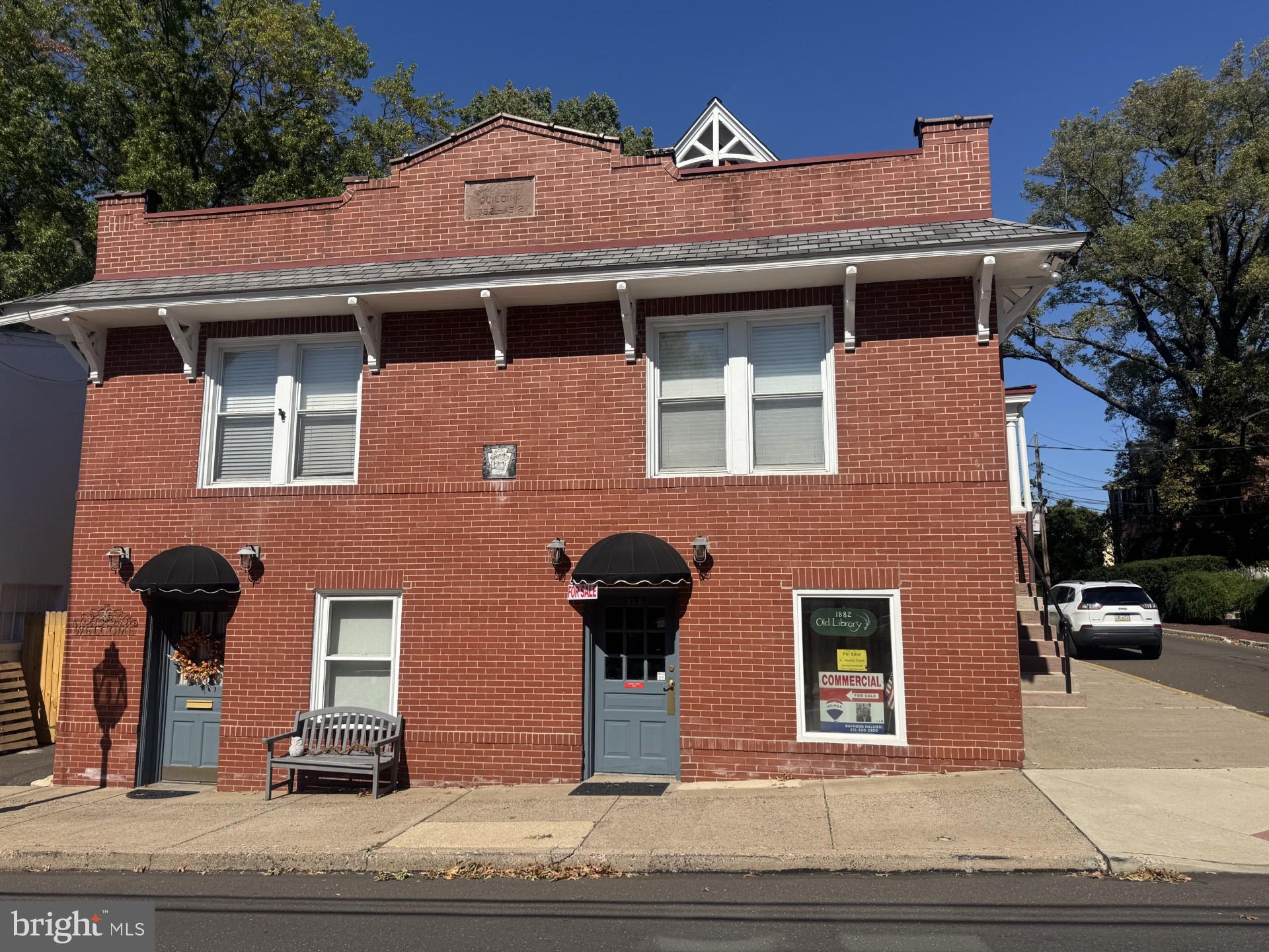 40 W COURT STREET W