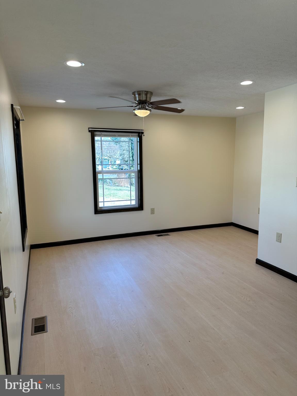 HISTORIC CHARLES TOWN - Residential Lease