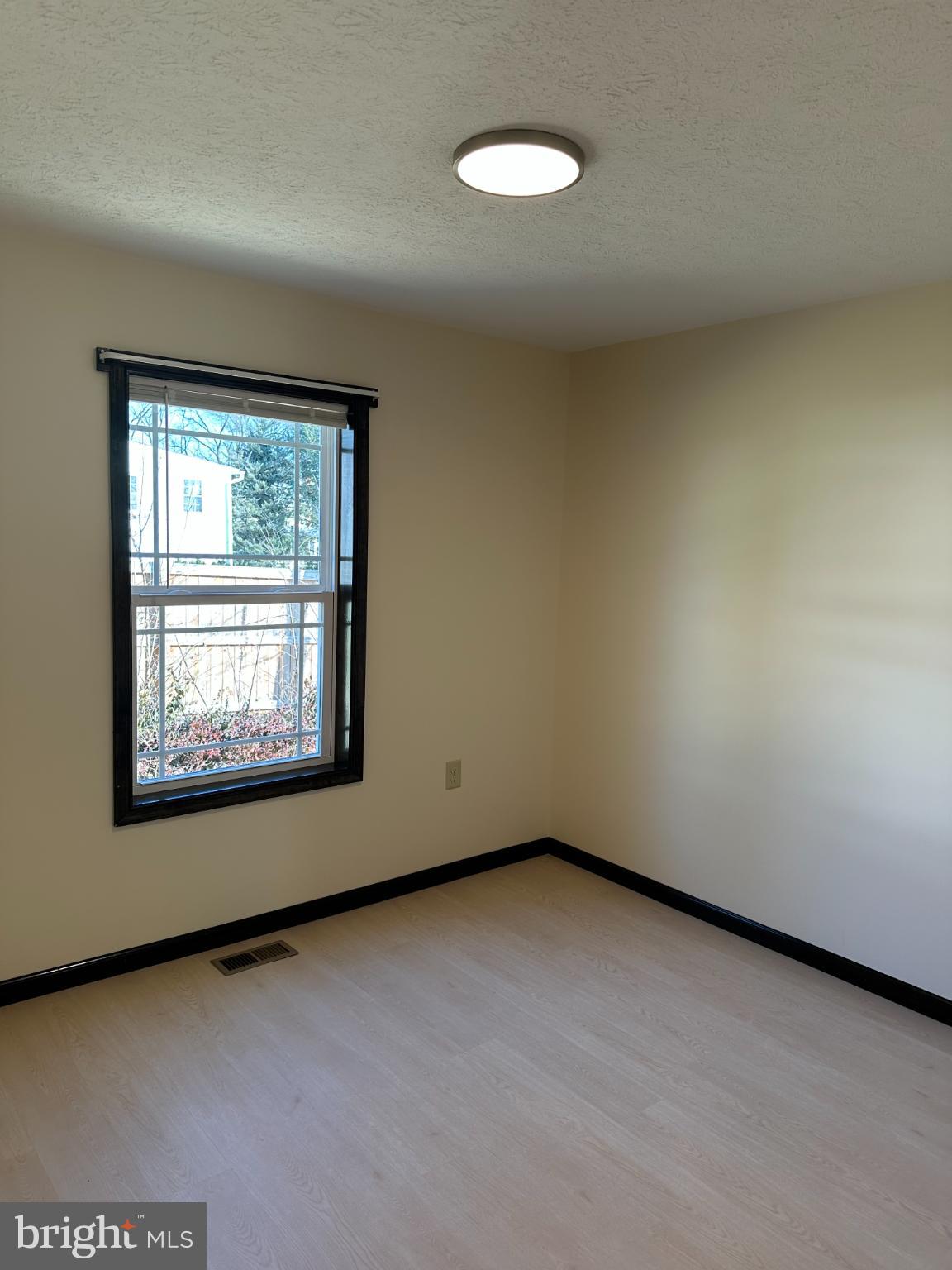 HISTORIC CHARLES TOWN - Residential Lease