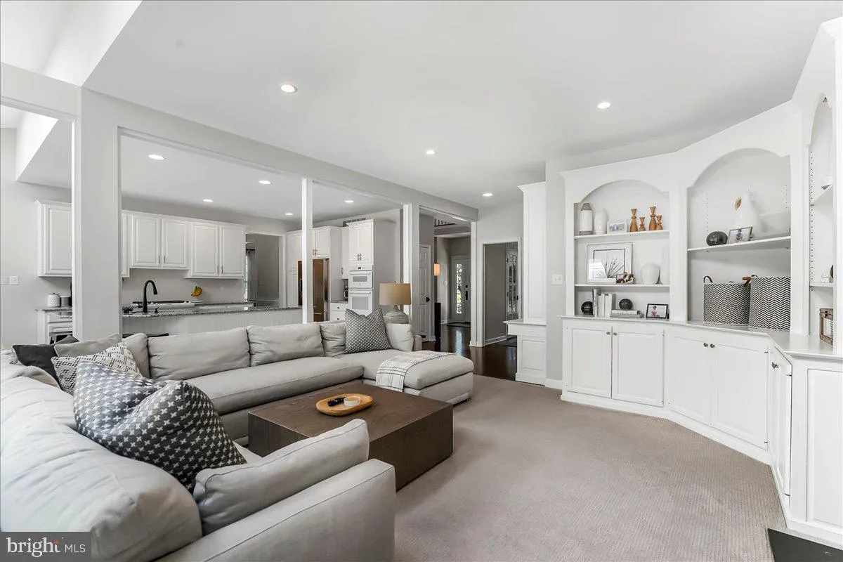 Wayne, Pennsylvania 19087, United States, 4 Bedrooms Bedrooms, ,3 BathroomsBathrooms,Residential,Contingent,128621