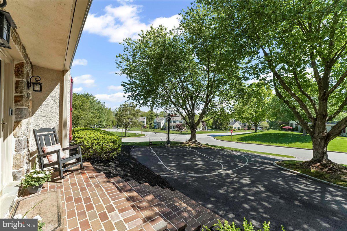 860 SPRINGBANK LANE