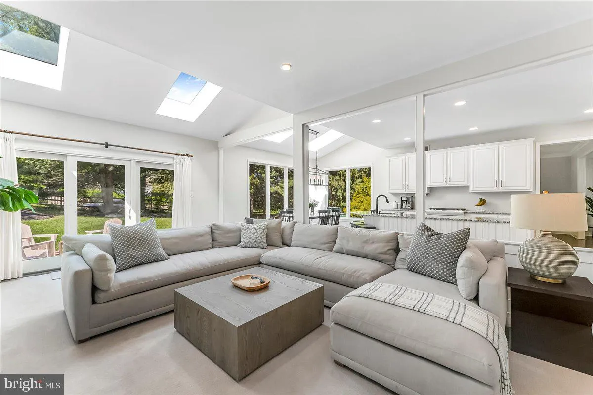 Wayne, Pennsylvania 19087, United States, 4 Bedrooms Bedrooms, ,3 BathroomsBathrooms,Residential,Contingent,128621