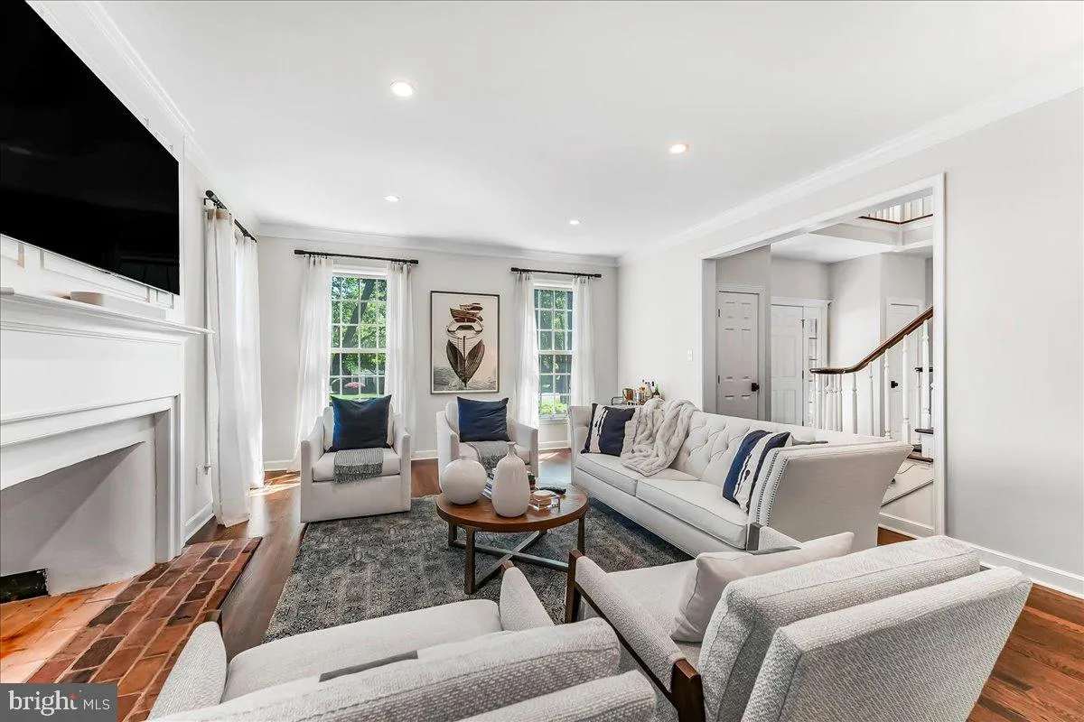 Wayne, Pennsylvania 19087, United States, 4 Bedrooms Bedrooms, ,3 BathroomsBathrooms,Residential,Contingent,128621