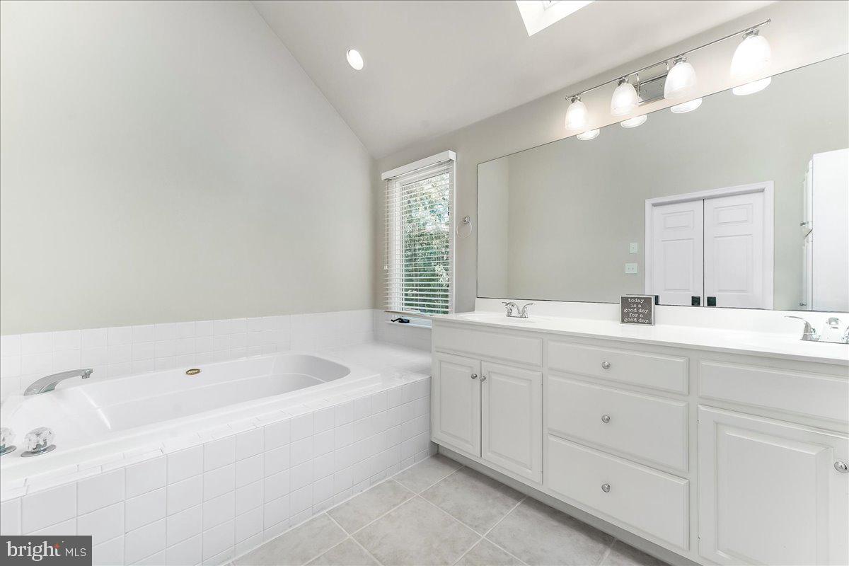 AVONWOOD - Residential