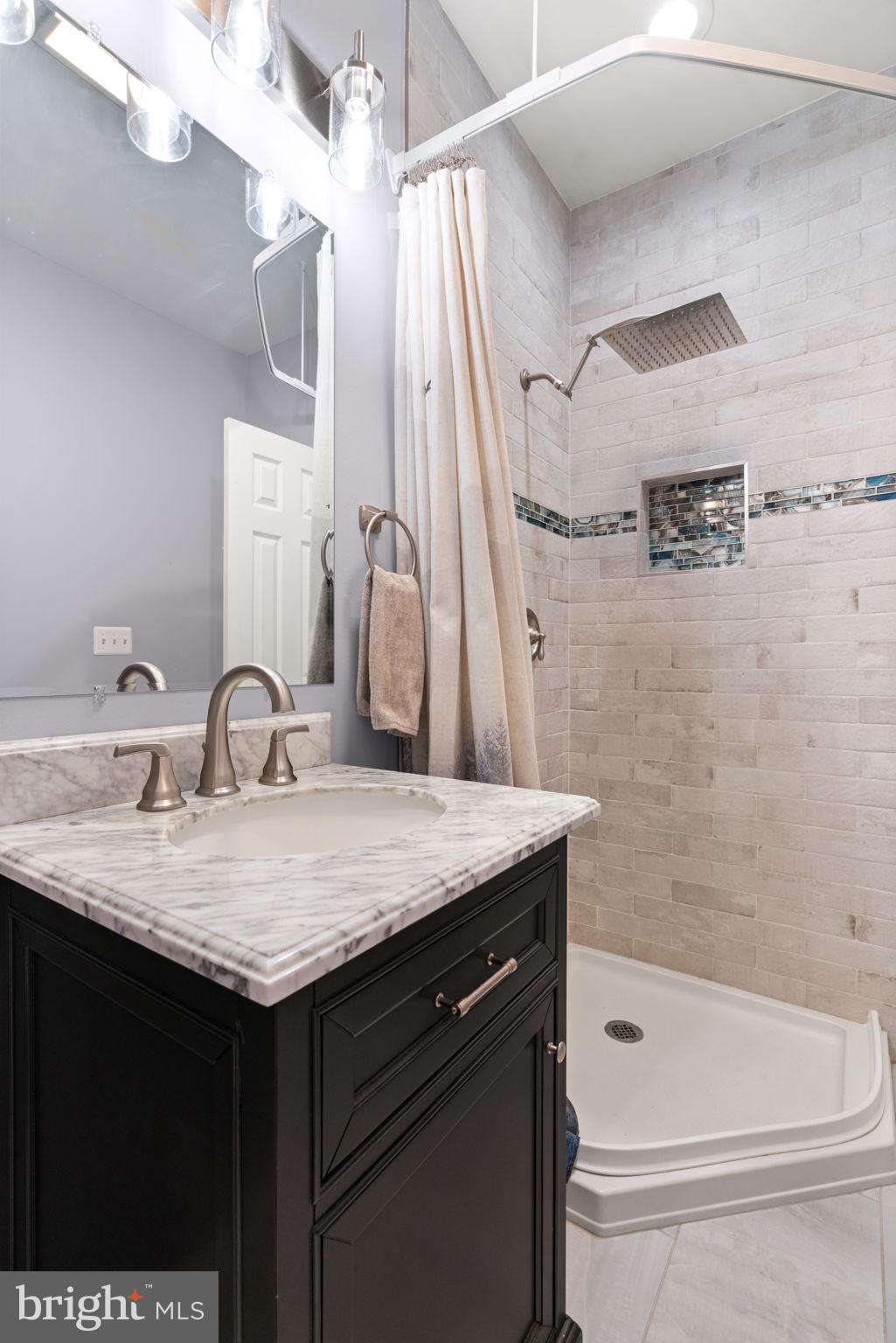 TOWLES - Residential