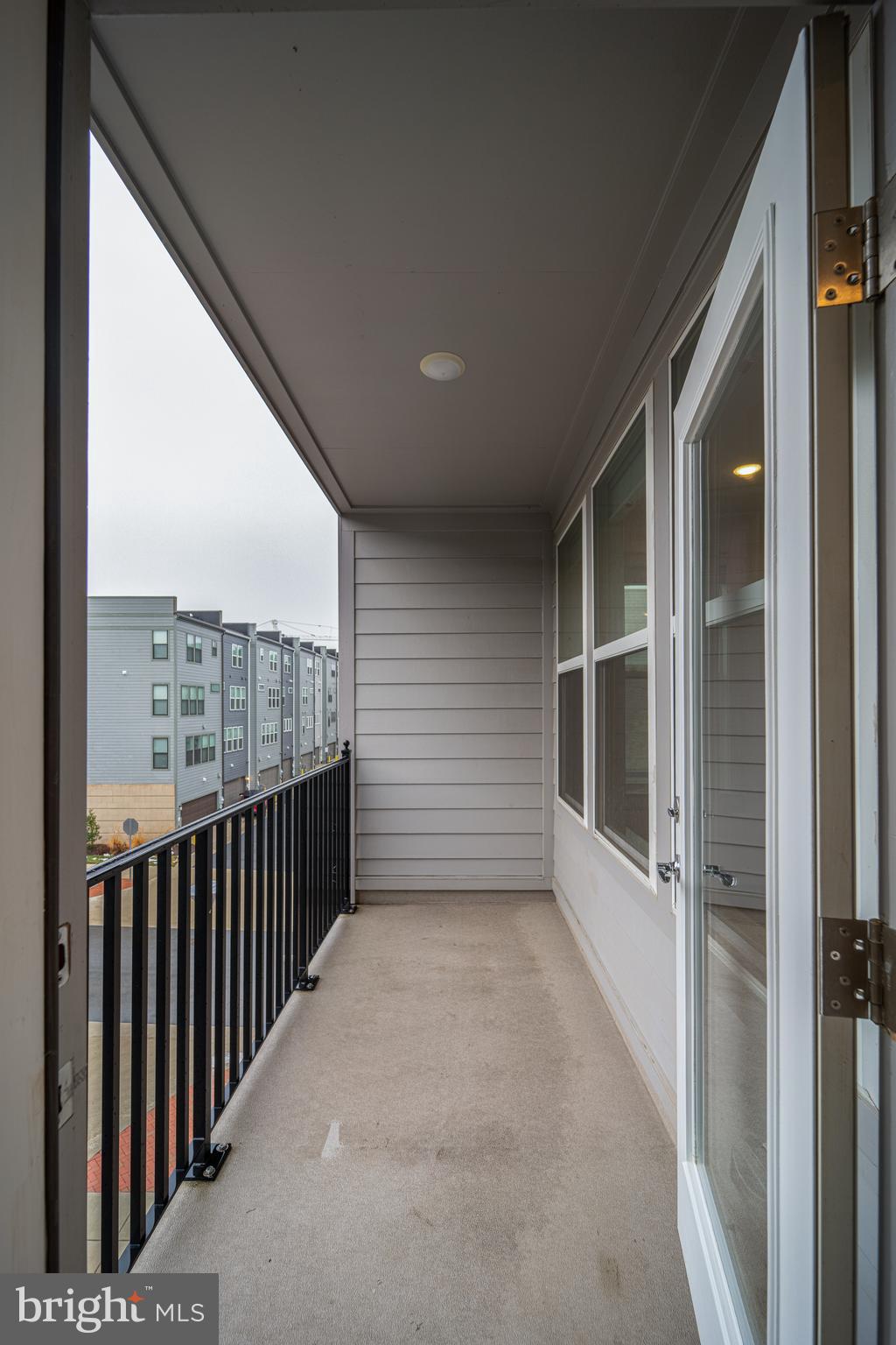 METROPARK AT ARROWBROOK - Residential Lease