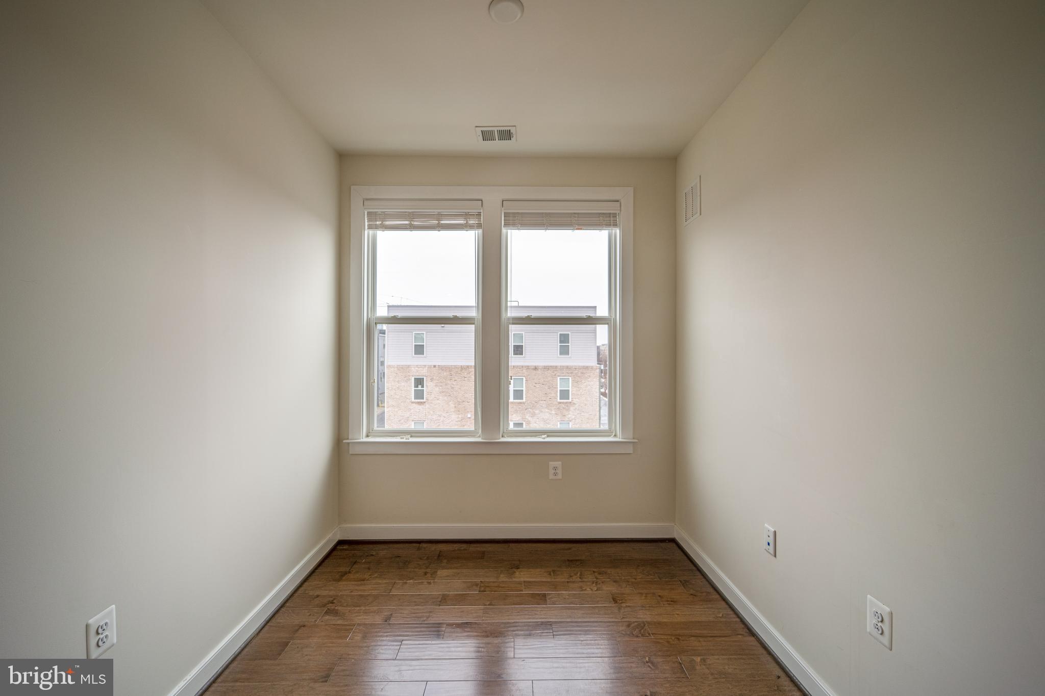 METROPARK AT ARROWBROOK - Residential Lease