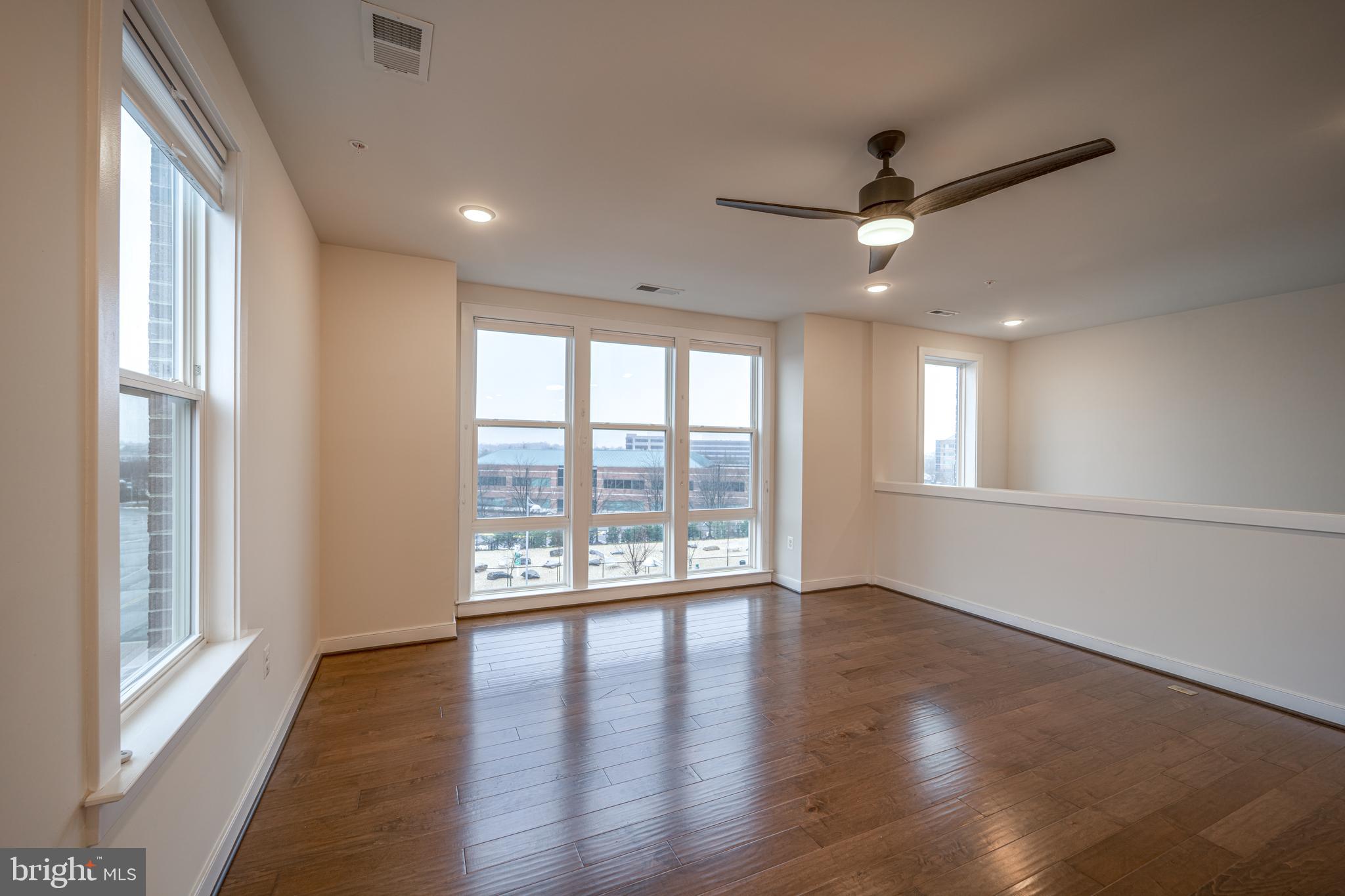 METROPARK AT ARROWBROOK - Residential Lease