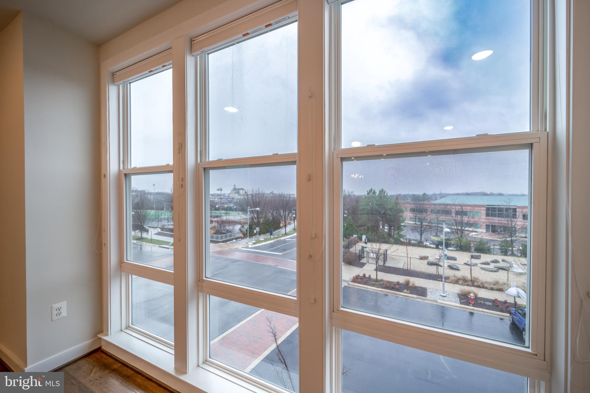 METROPARK AT ARROWBROOK - Residential Lease