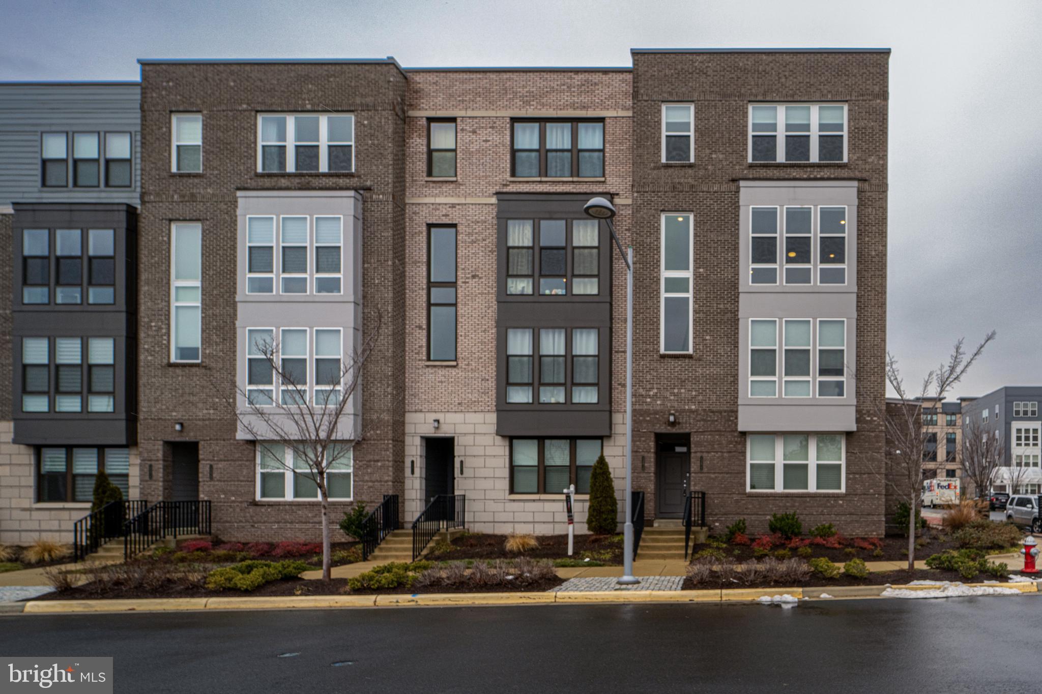 METROPARK AT ARROWBROOK - Residential Lease