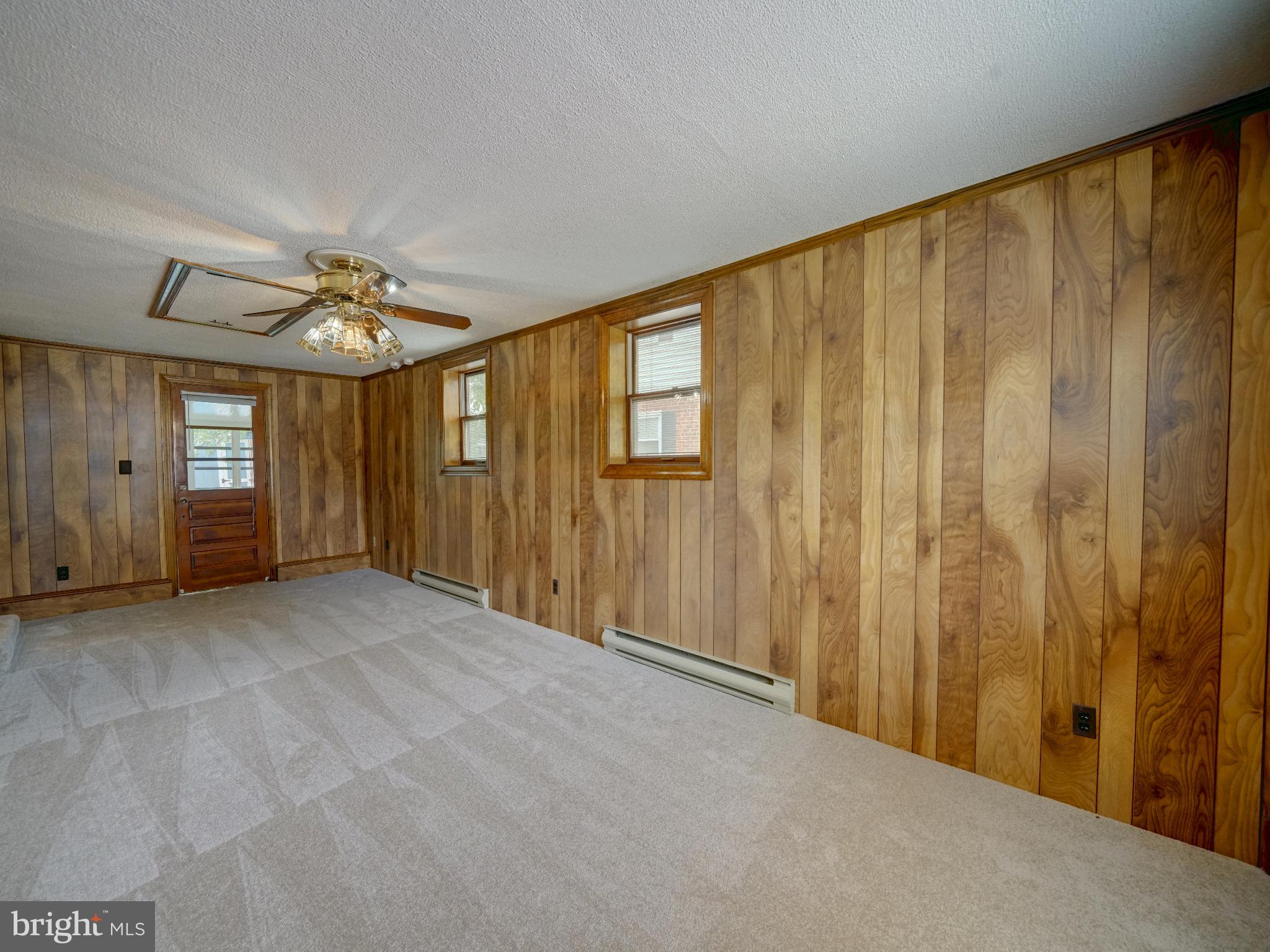 CALVERTON - Residential