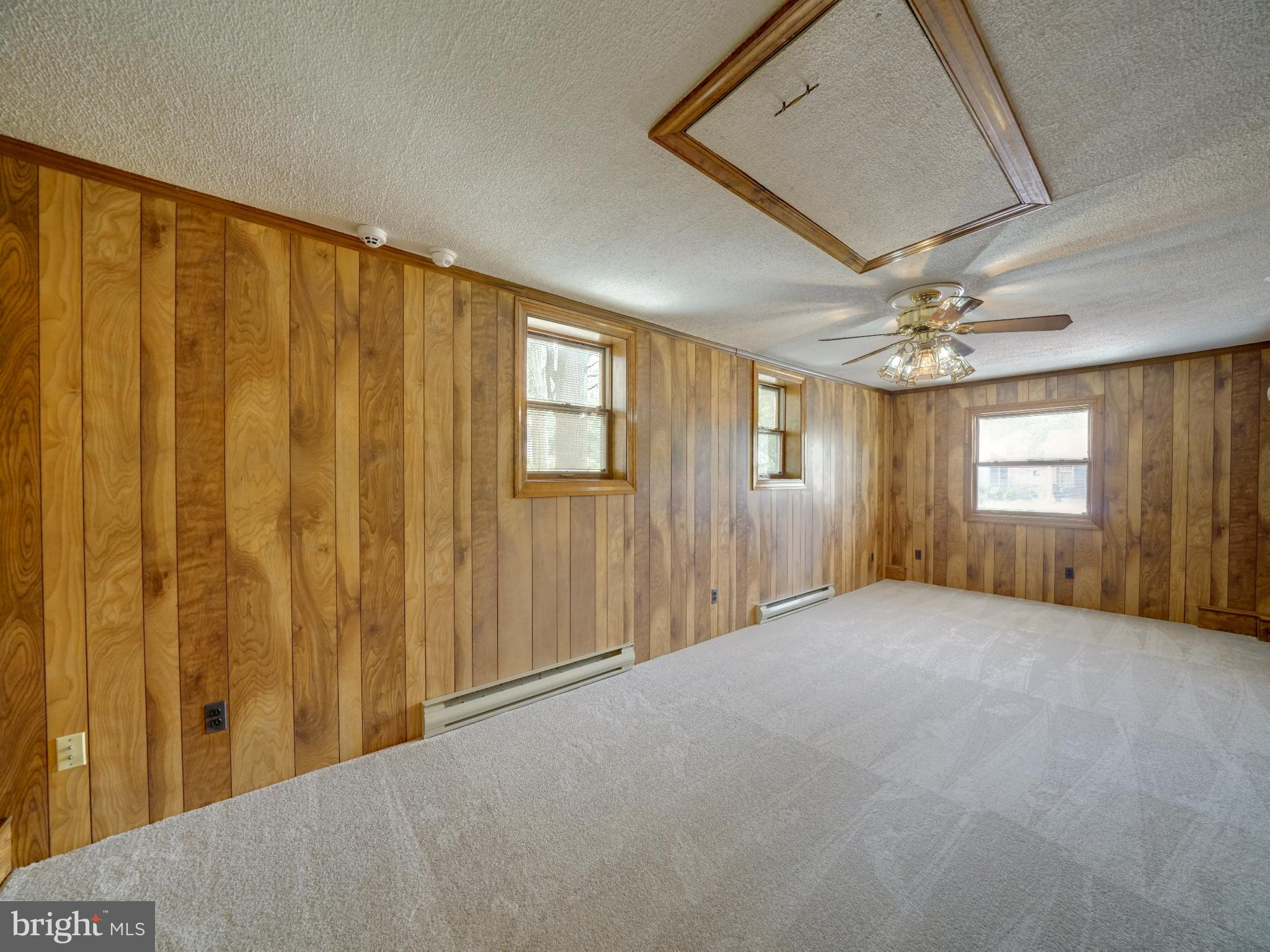 CALVERTON - Residential