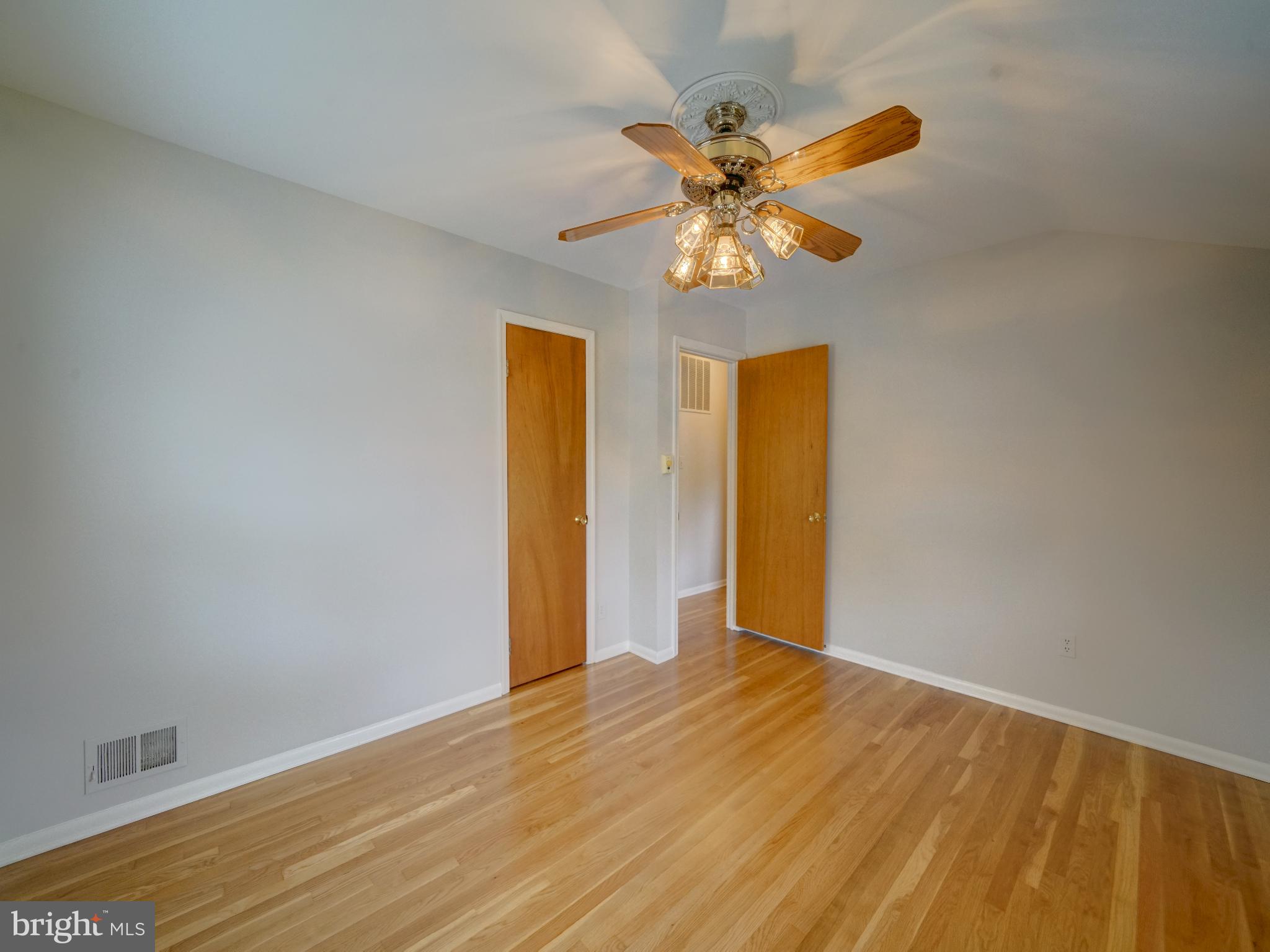 CALVERTON - Residential