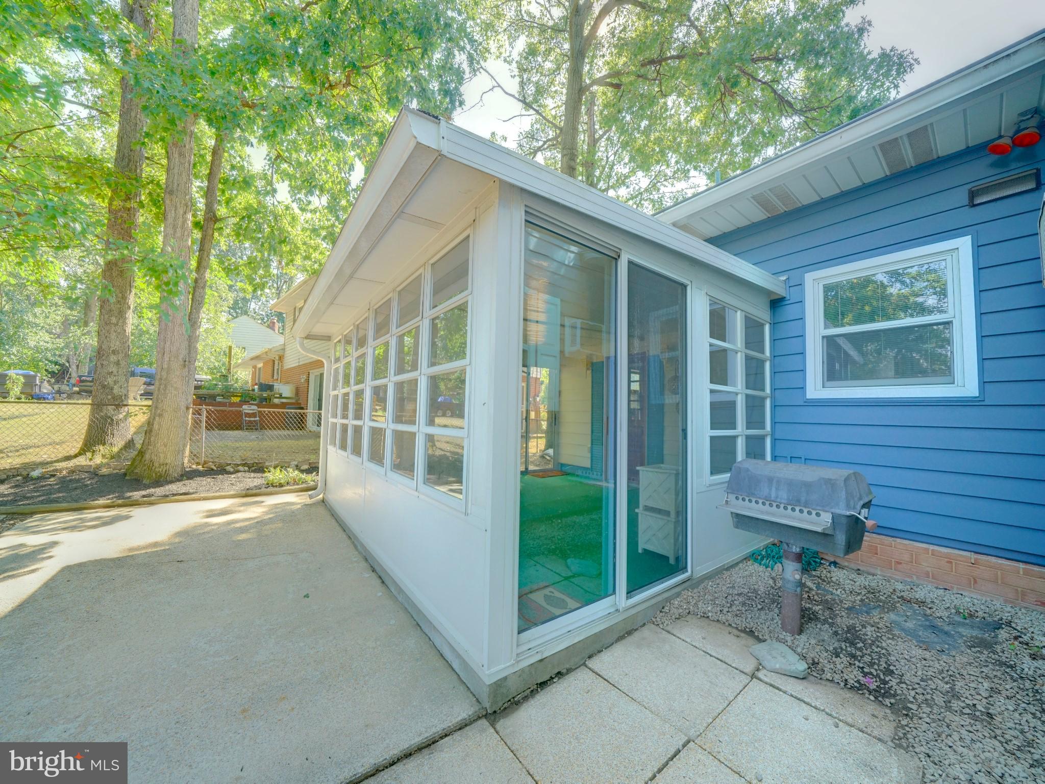 CALVERTON - Residential