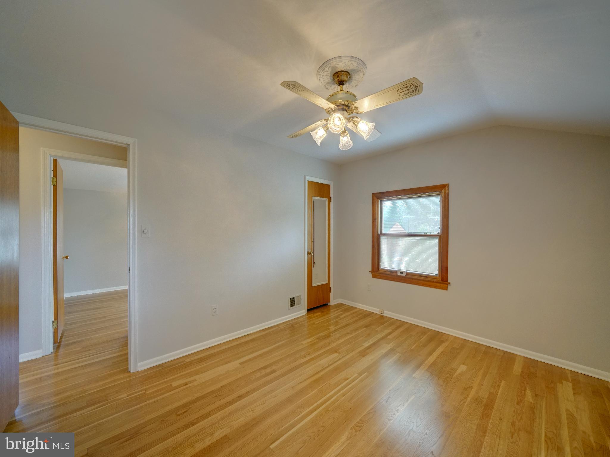 CALVERTON - Residential