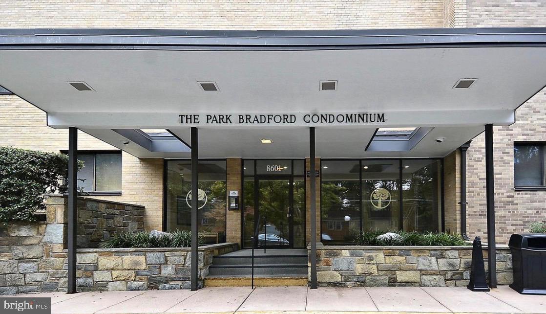 PARK BRADFORD - Residential Lease