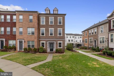 Townhouse For Sale - 12 Painted Lady Way<br/> CLARKSBURG, MD 20871
