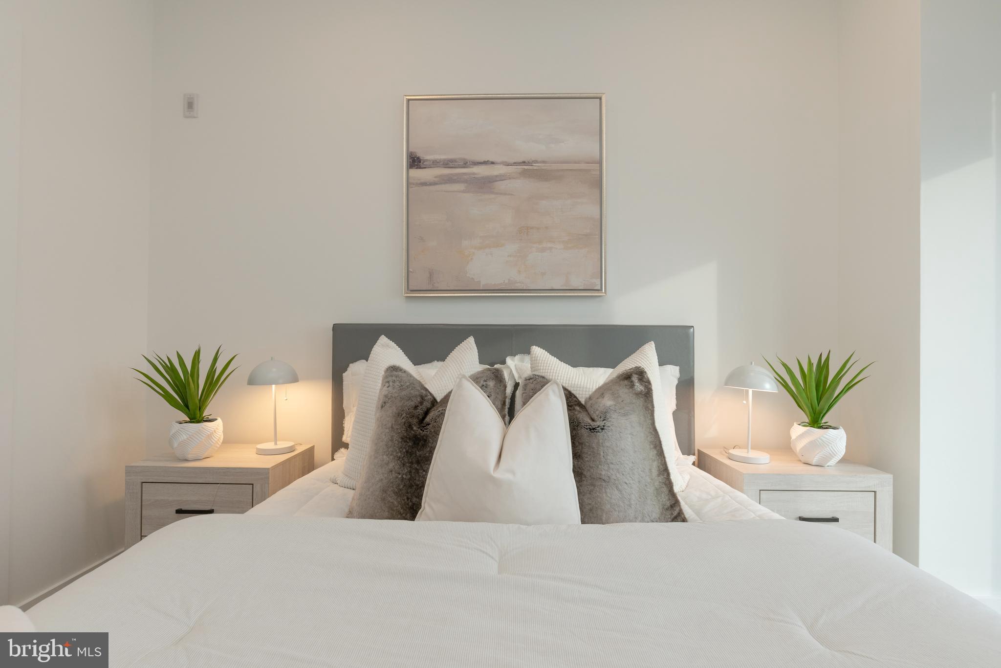 1421 E COLUMBIA AVENUE 23 402