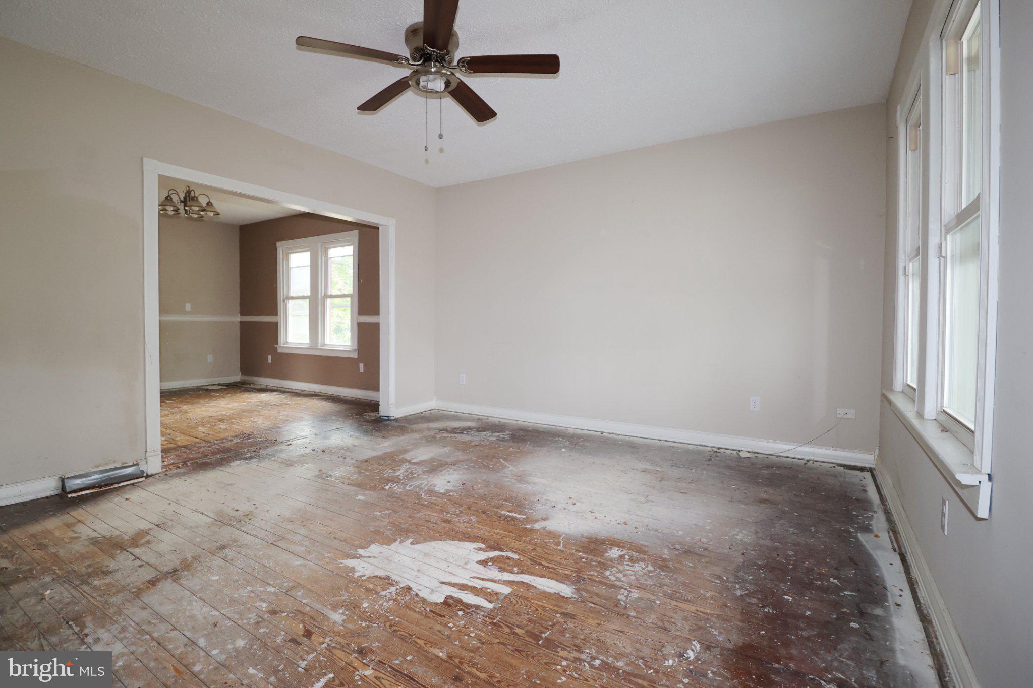 329 MANTUA AVENUE