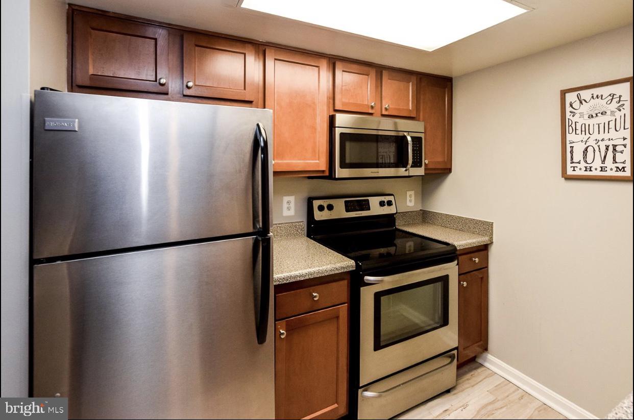 VISTAS AT LAKE ARBOR - Residential