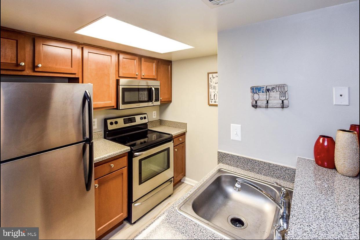 VISTAS AT LAKE ARBOR - Residential