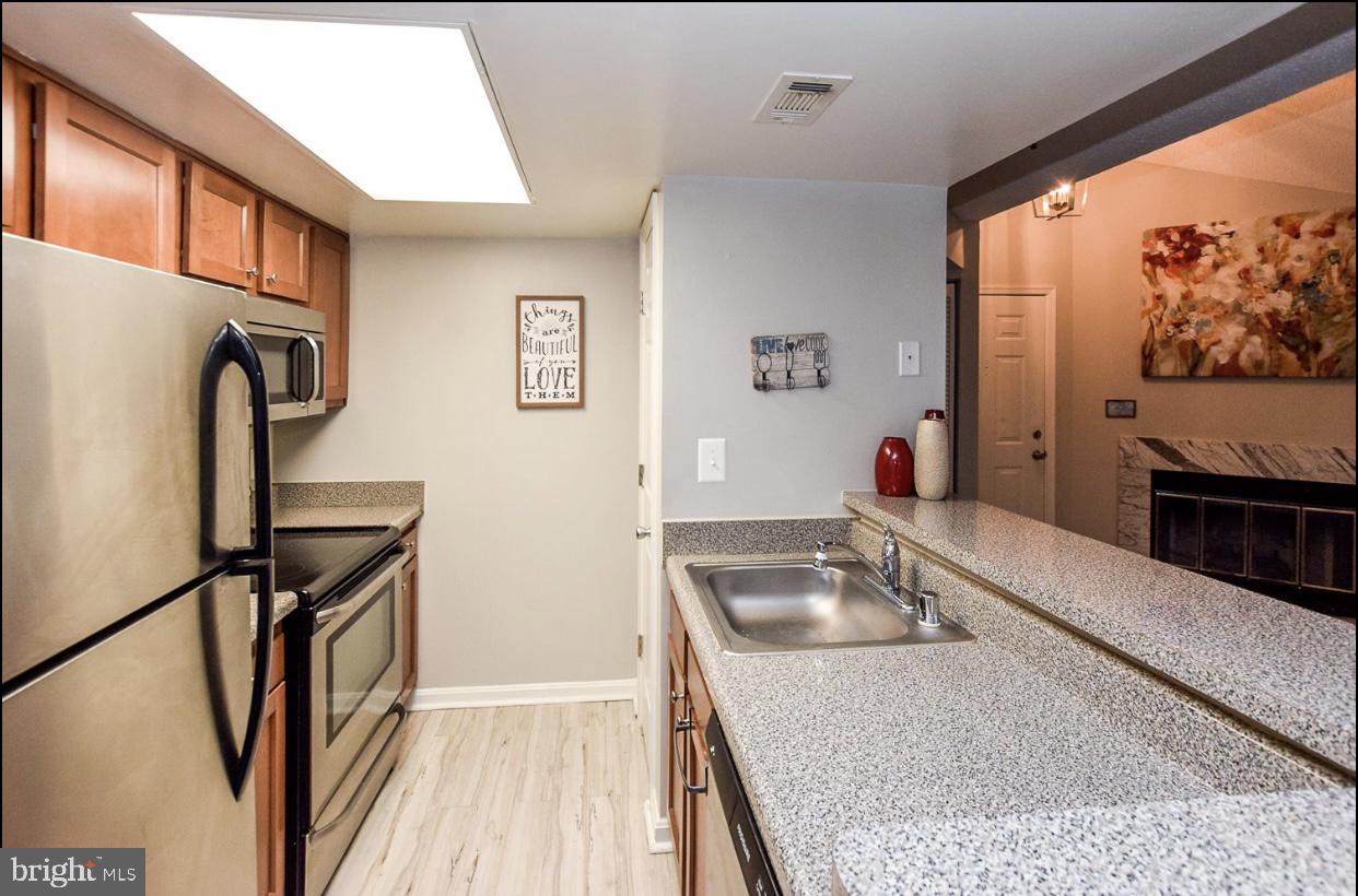 VISTAS AT LAKE ARBOR - Residential