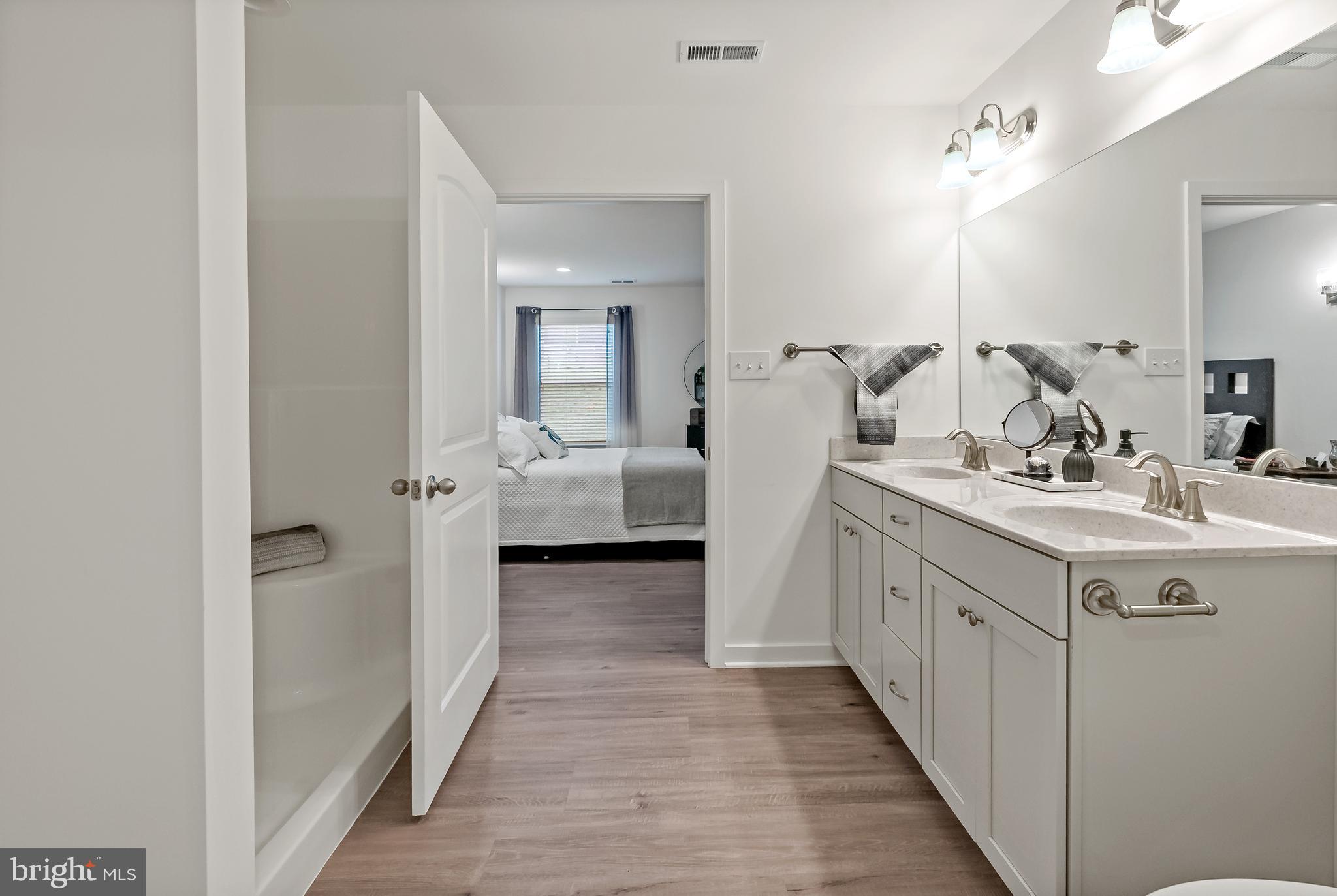 CARDINAL POINTE - Residential