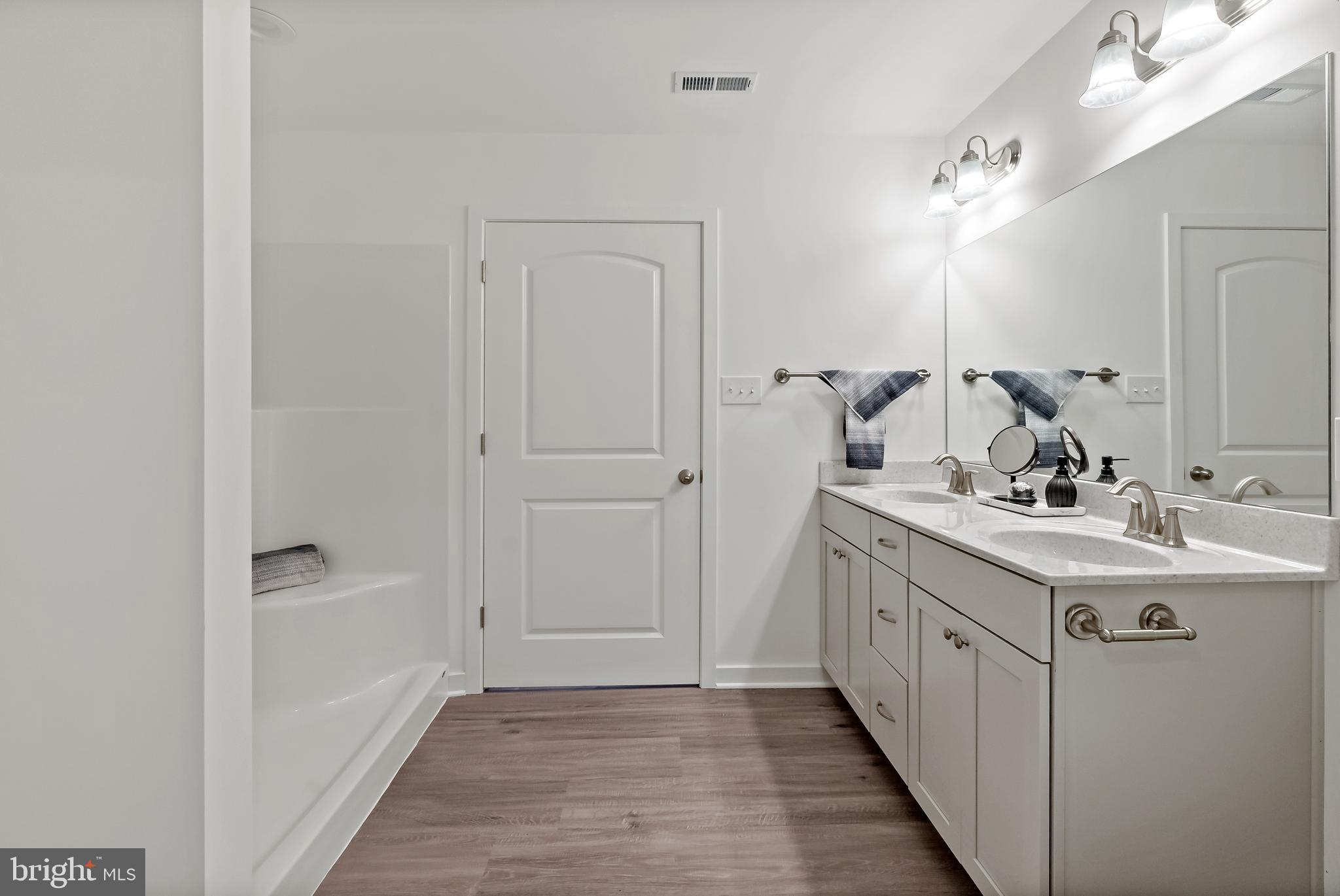 CARDINAL POINTE - Residential