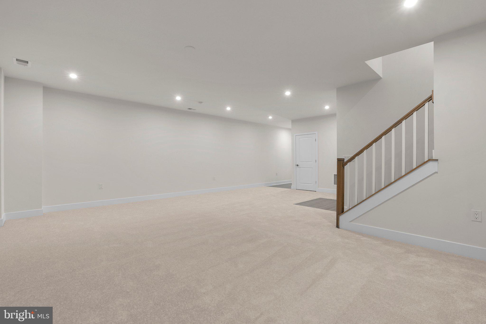 LEXINGTON 7 - Residential