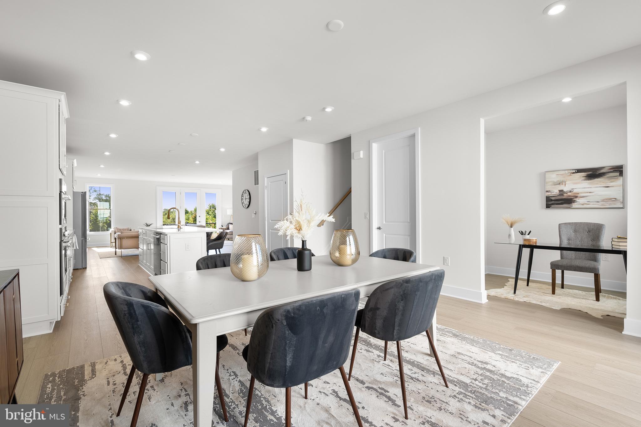 LEXINGTON 7 - Residential