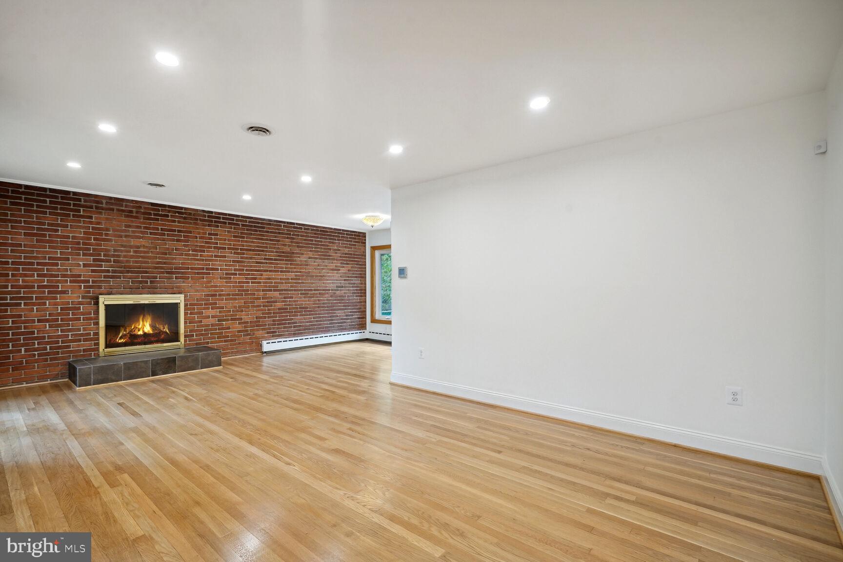 VALLEY BROOK - Residential