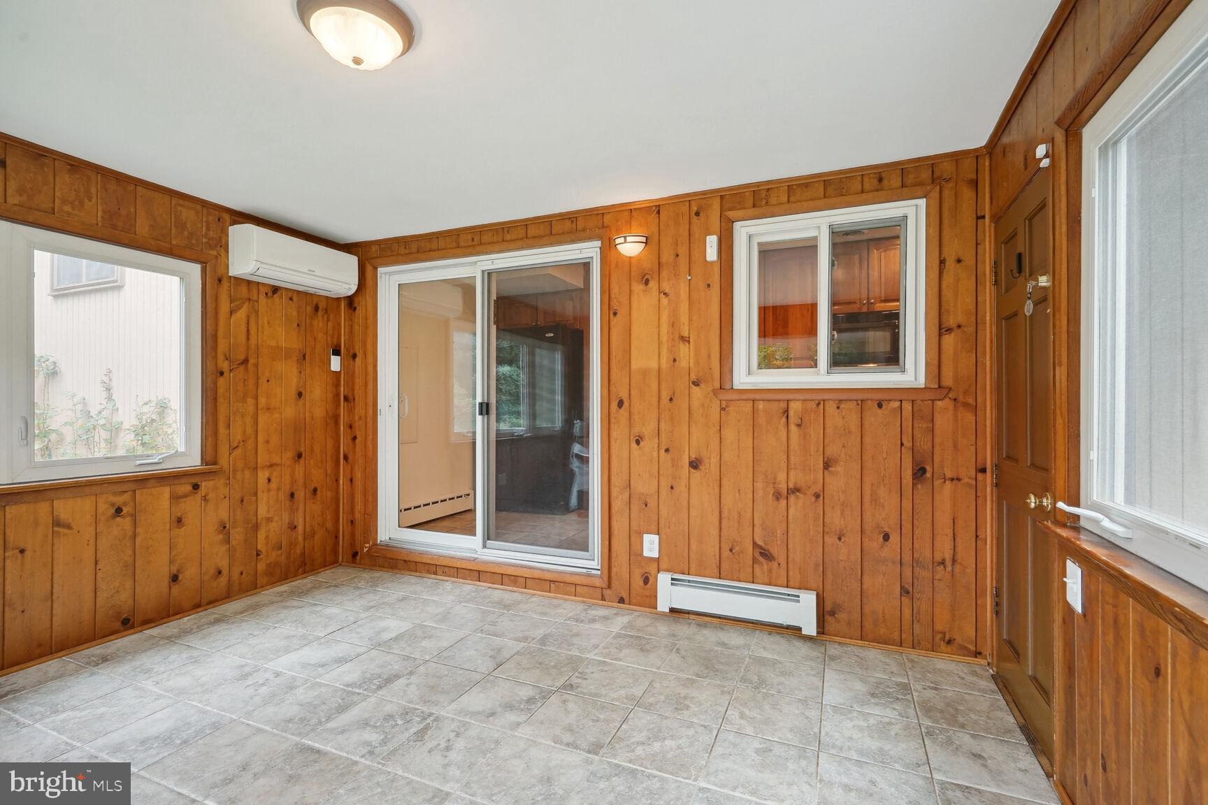 VALLEY BROOK - Residential