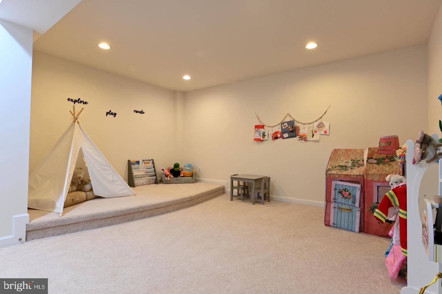 MONTICELLO - Residential Lease