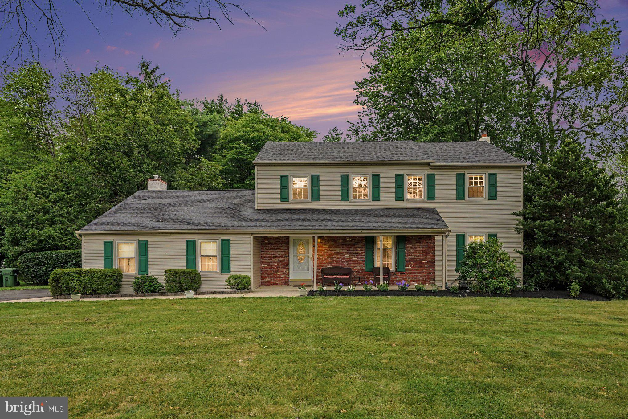 1717 HOWE LANE