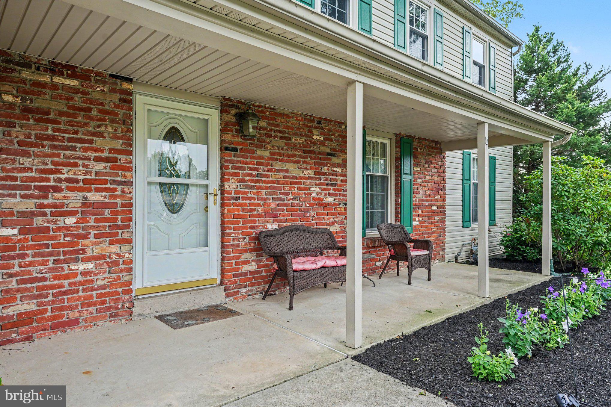 1717 HOWE LANE