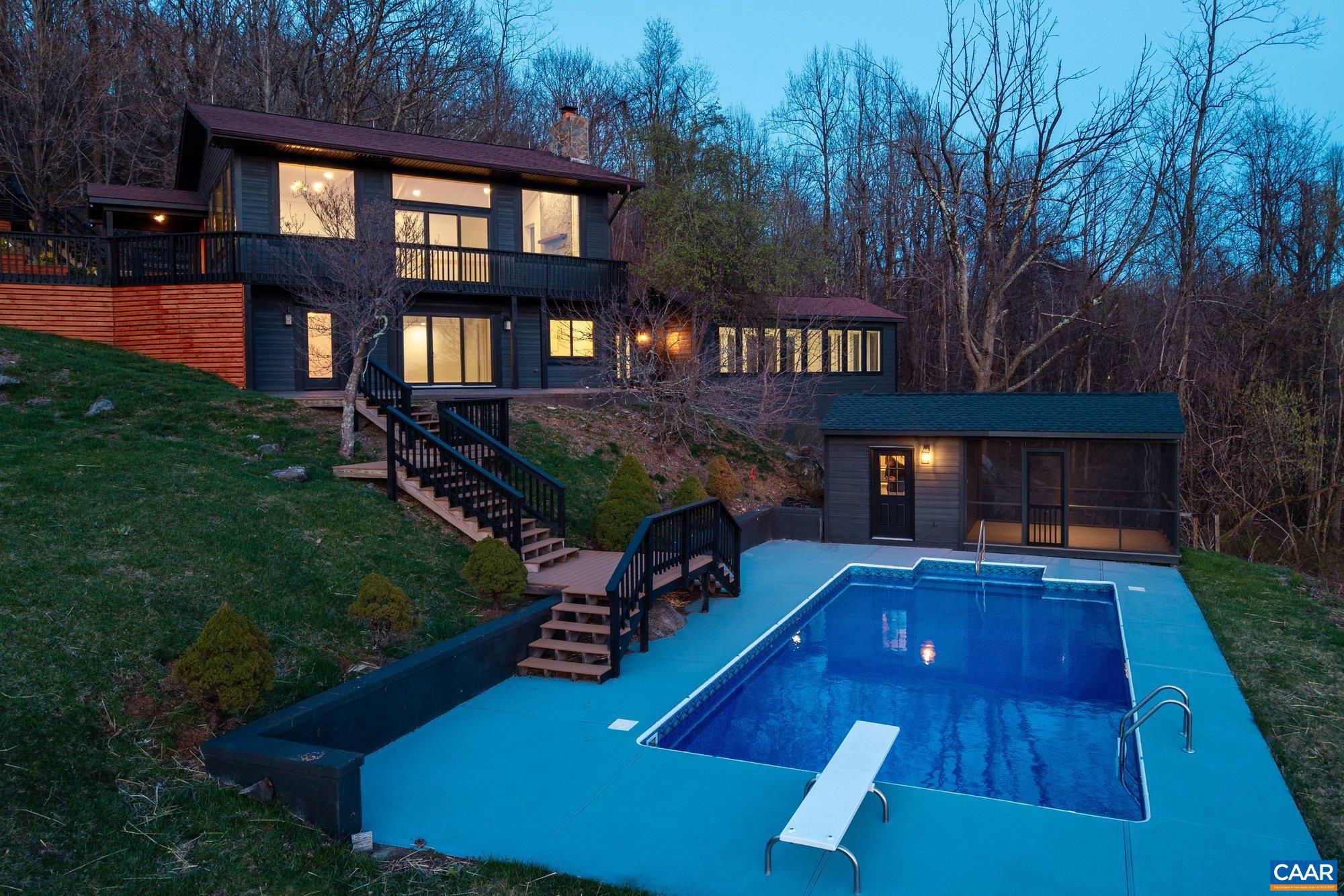 332 WOODCOCK WAY