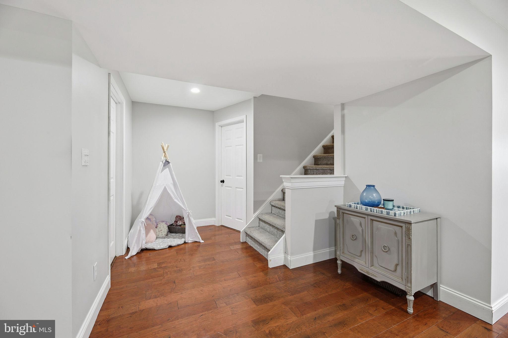 SCARBOROUGH FAIRE - Residential