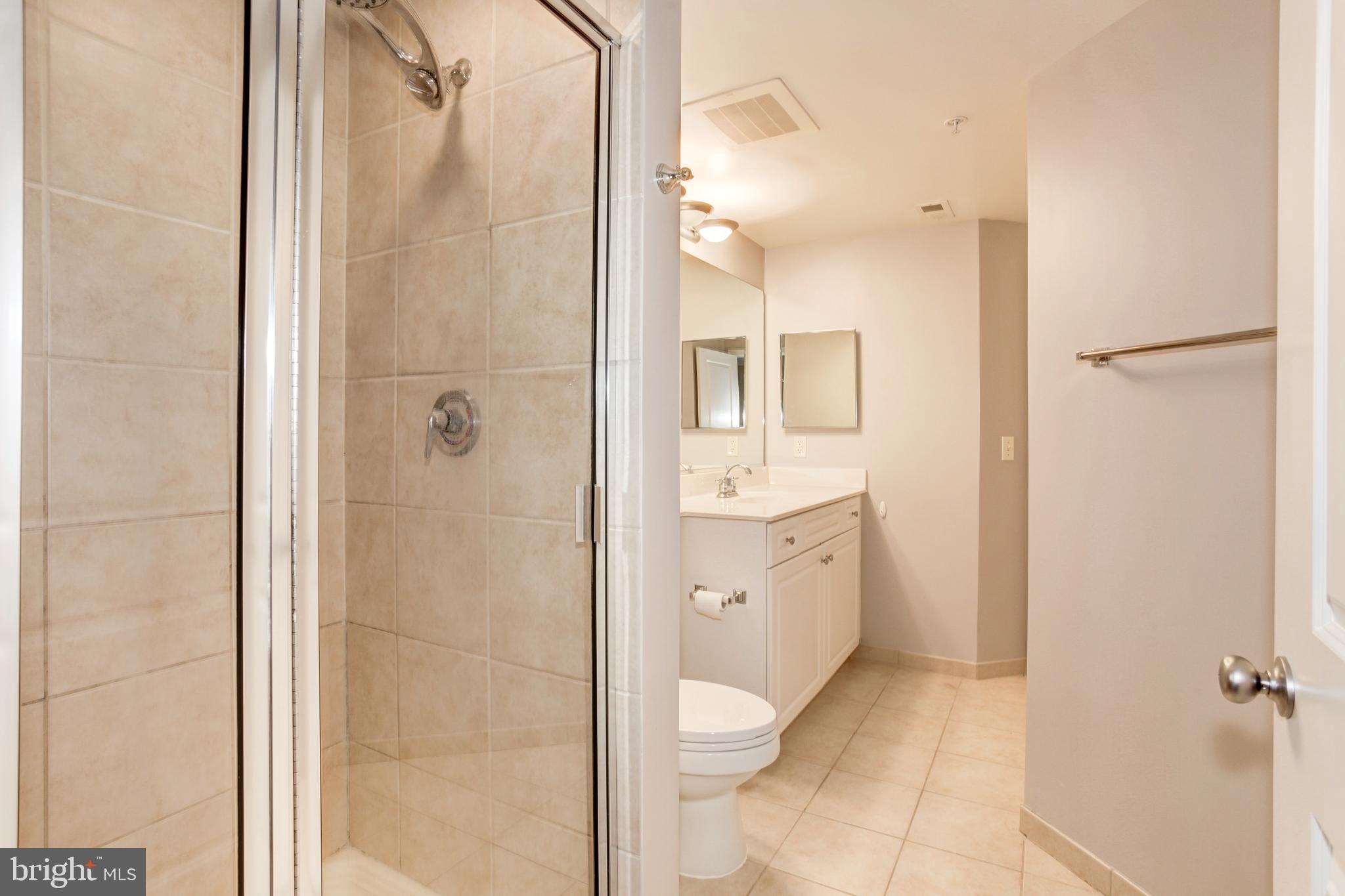 CONTINENTAL - Residential Lease