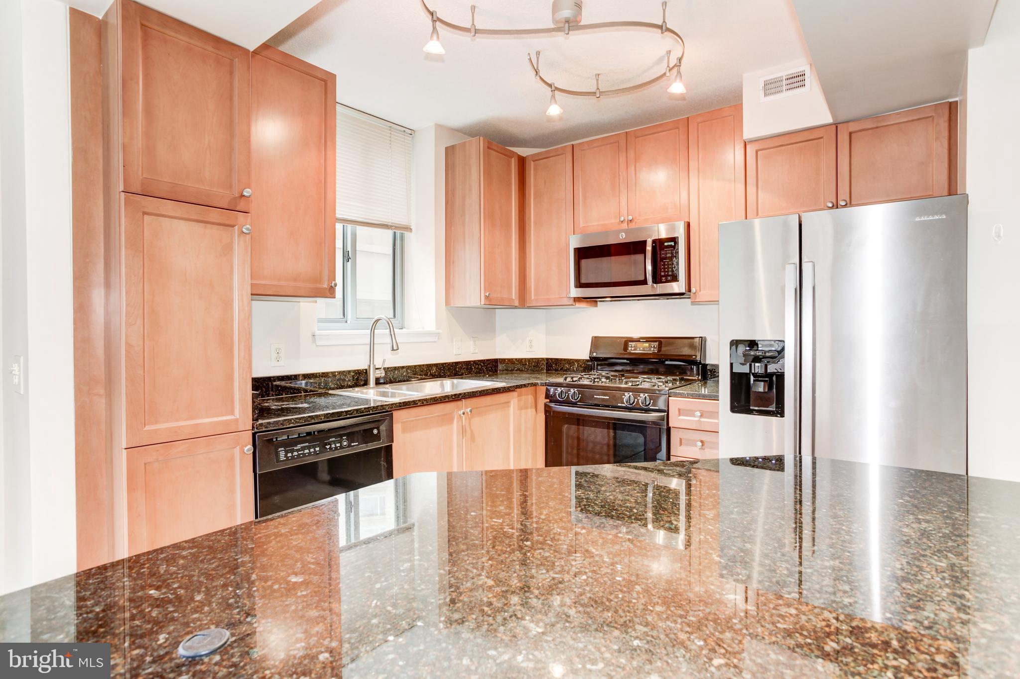 851 N GLEBE ROAD 305