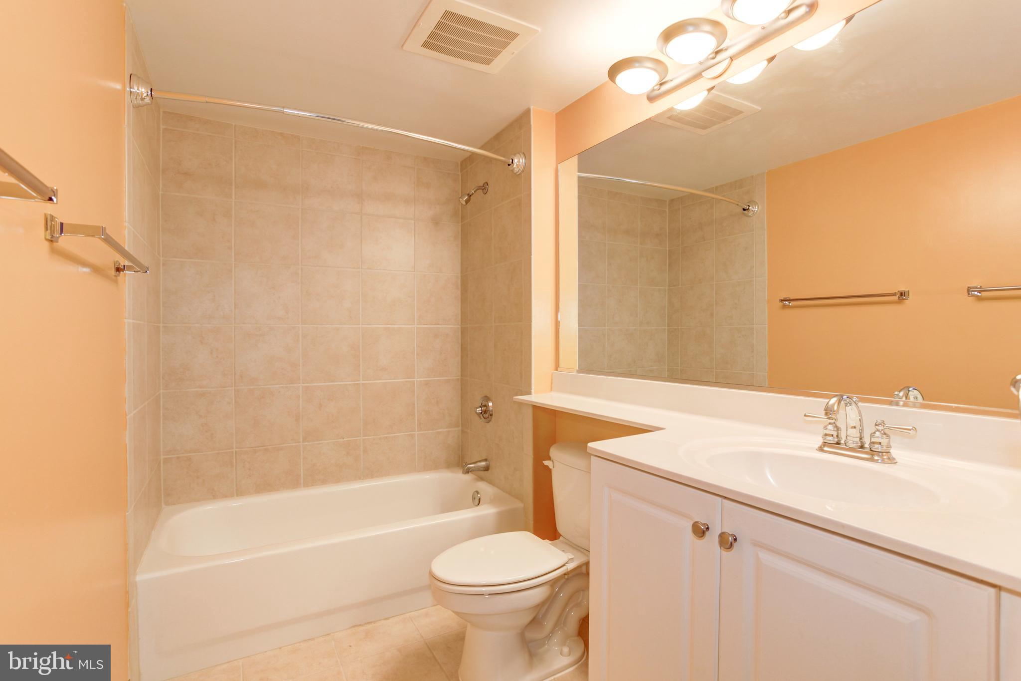 CONTINENTAL - Residential Lease