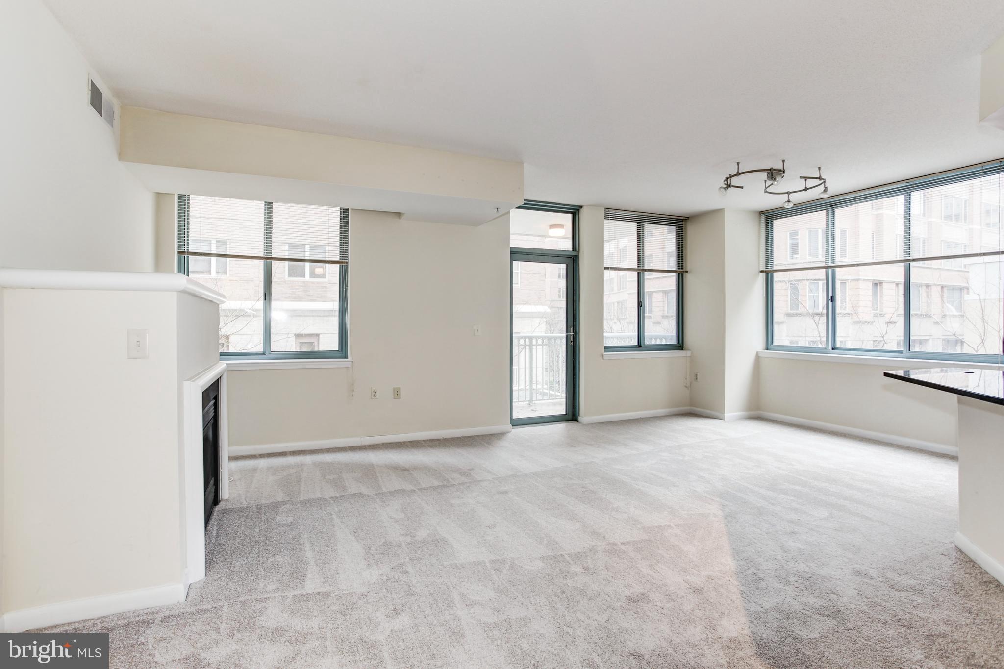 CONTINENTAL - Residential Lease