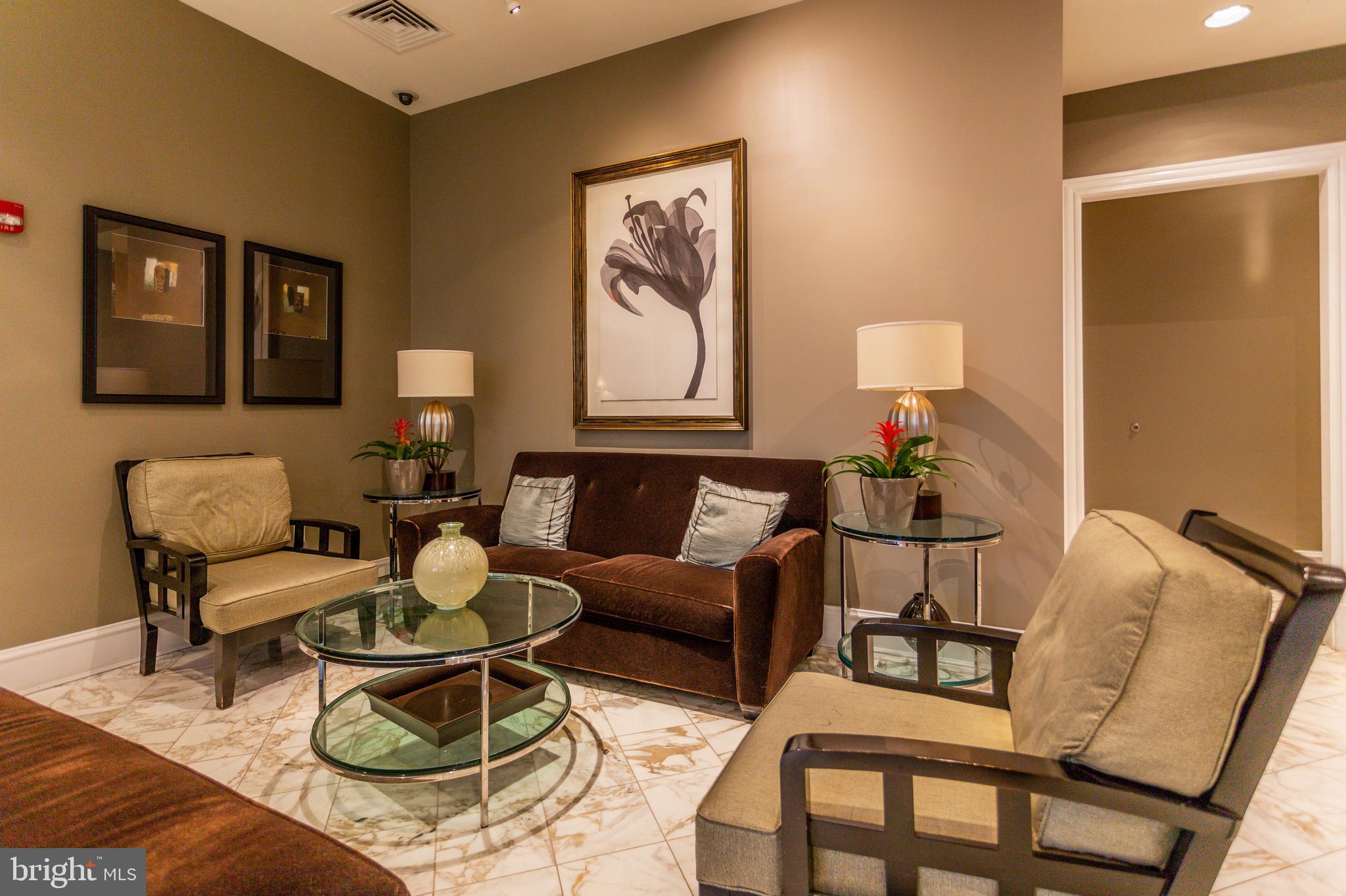 CONTINENTAL - Residential Lease