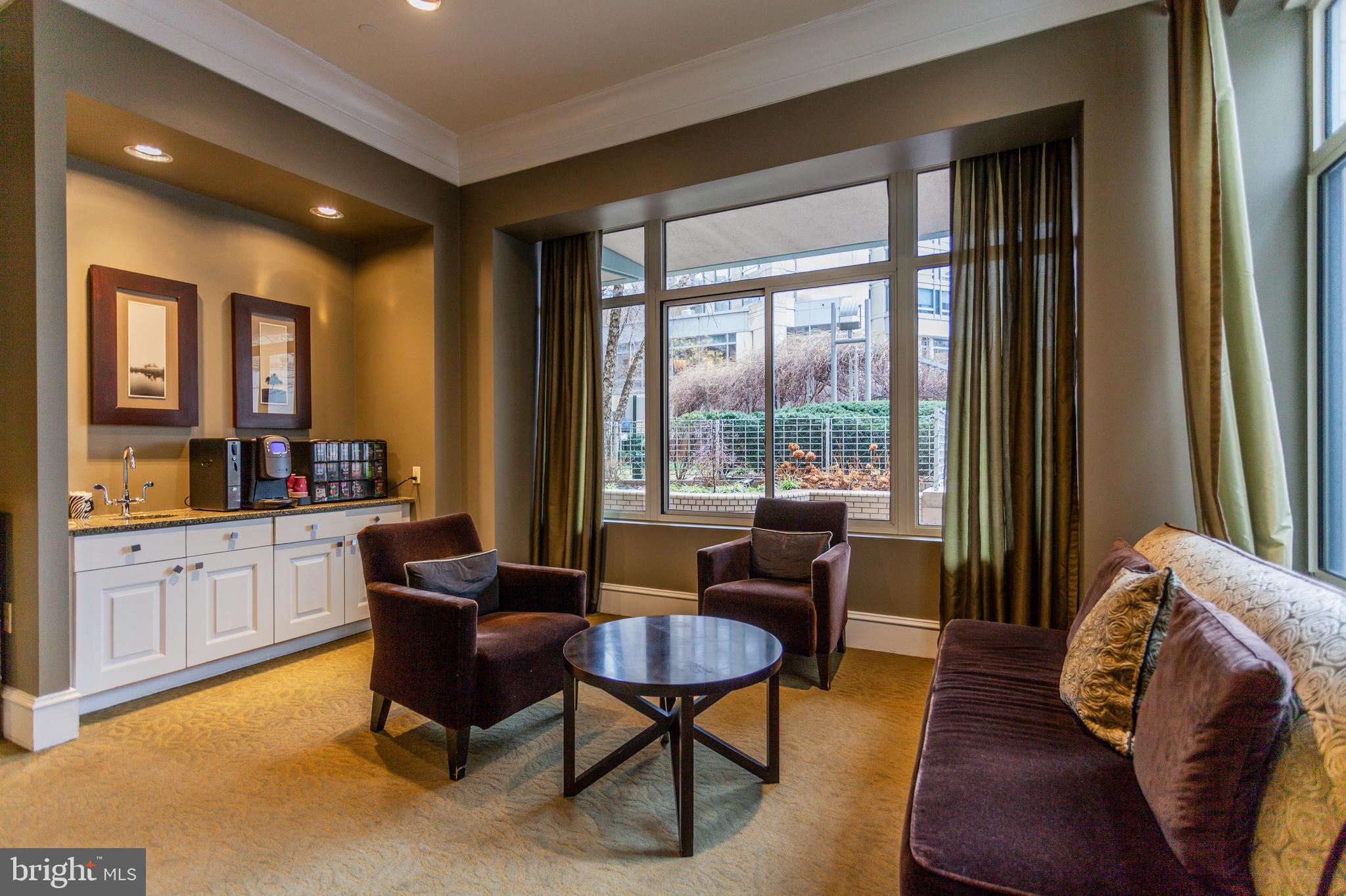 CONTINENTAL - Residential Lease